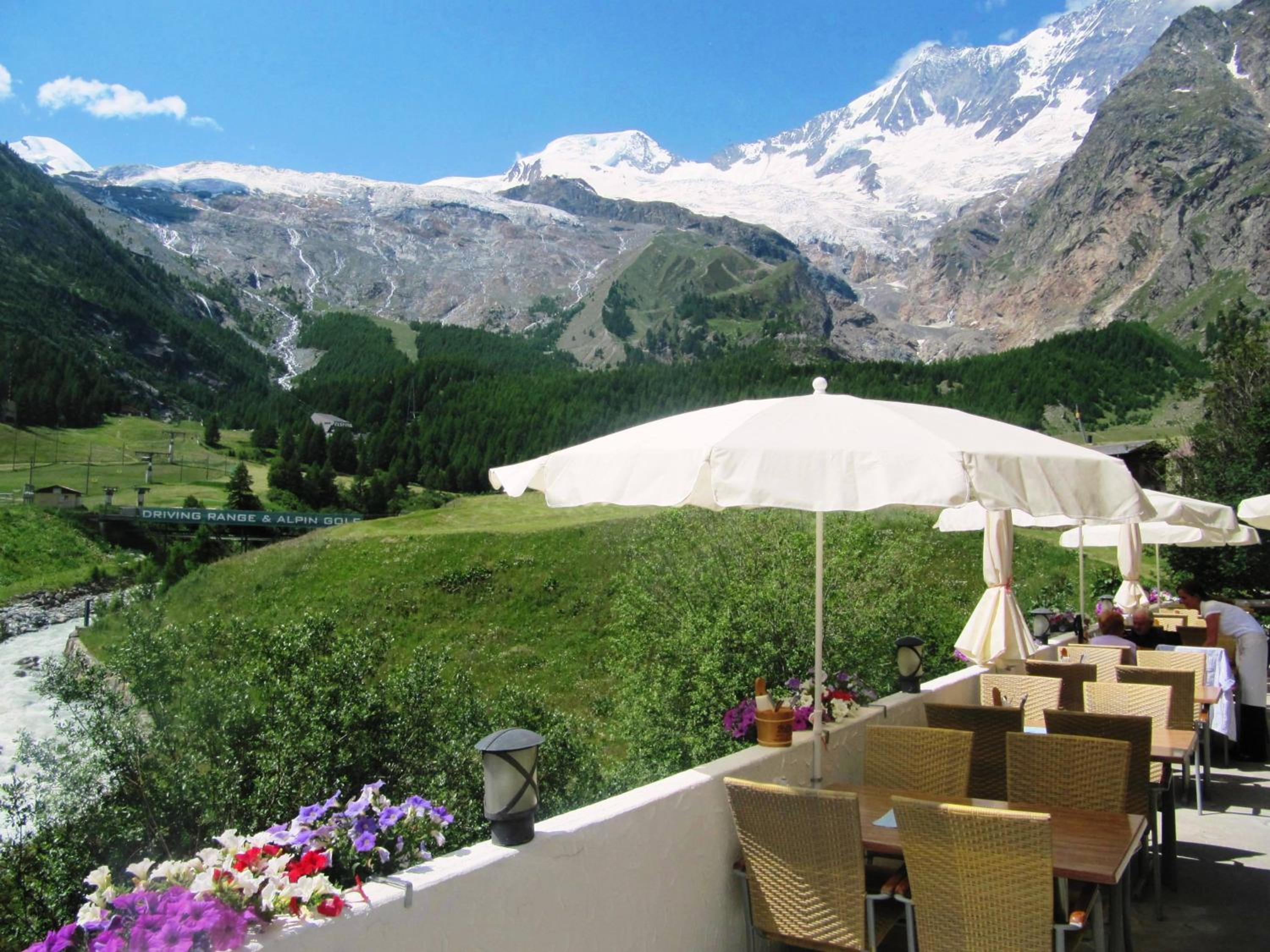 Double Room with Mountain View - Photo 2