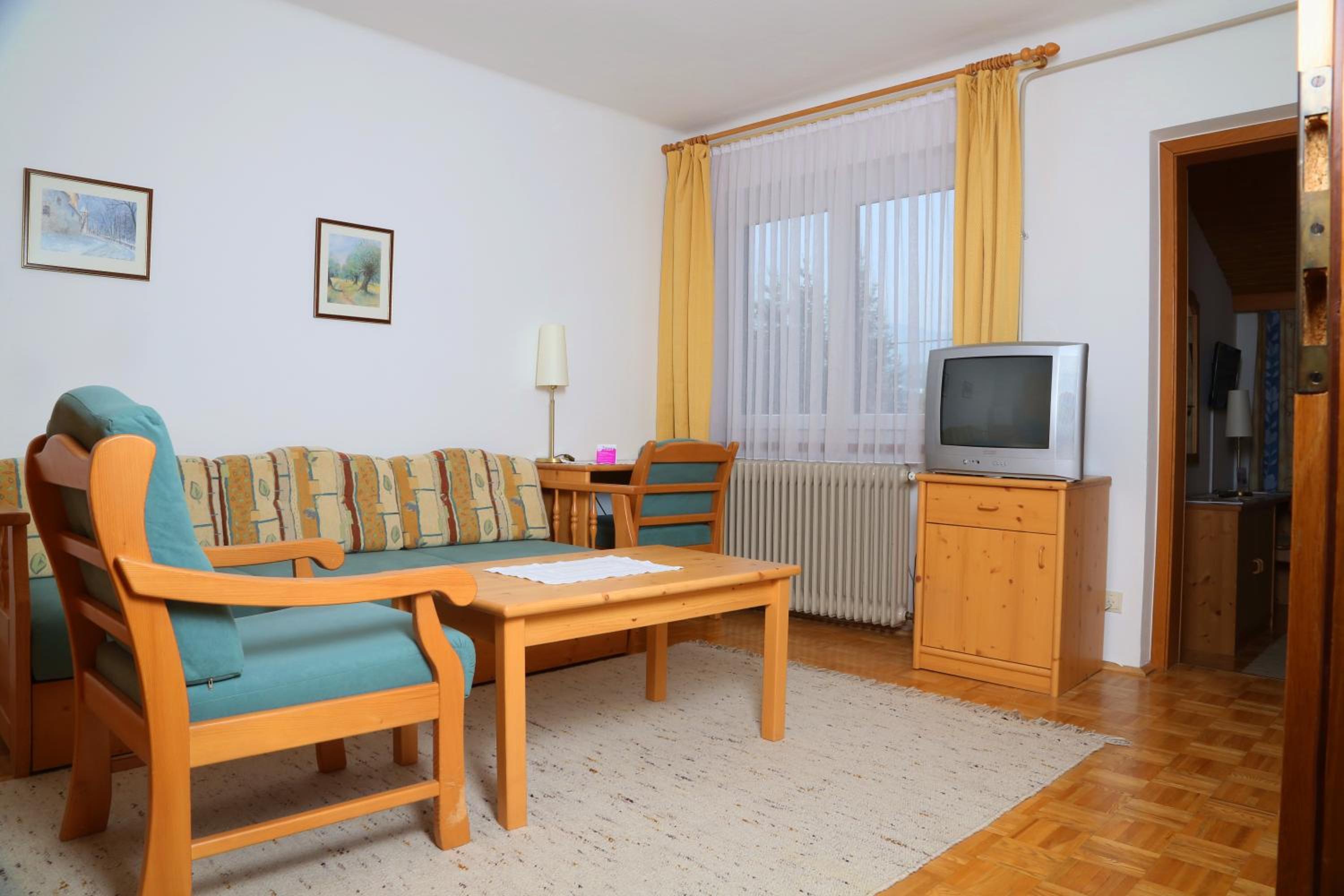 One-Bedroom Apartment photo 2