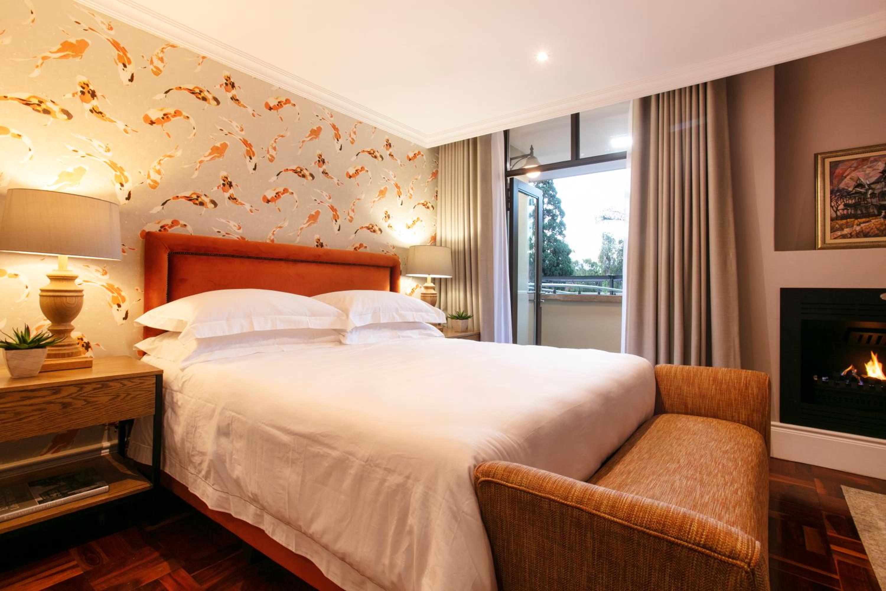 Superior Suite - Photo 11