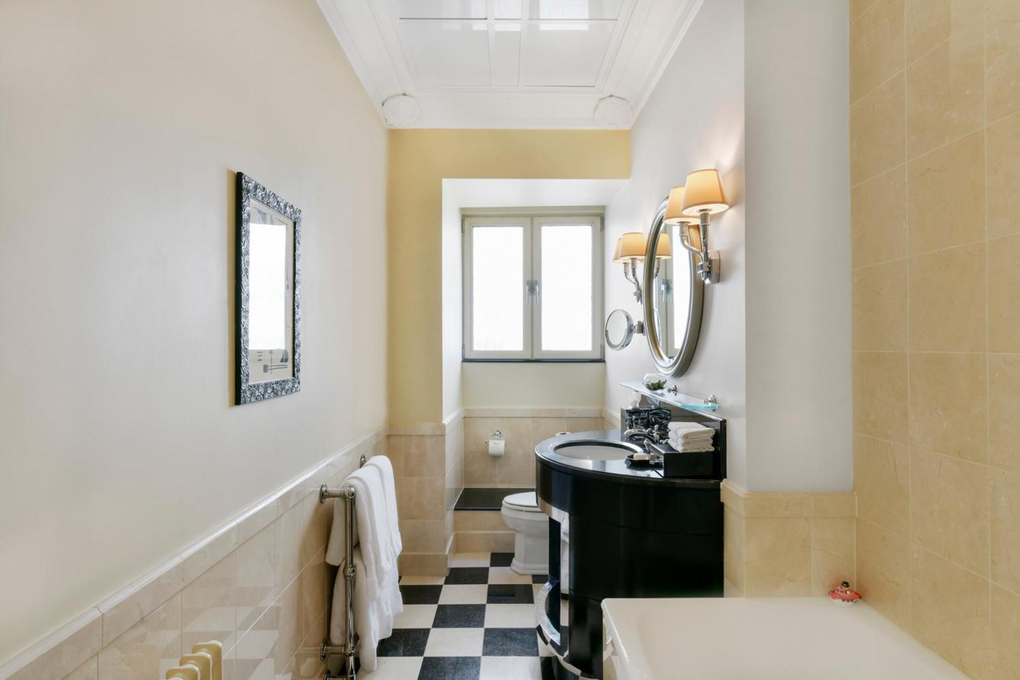 Heritage Deluxe King Room