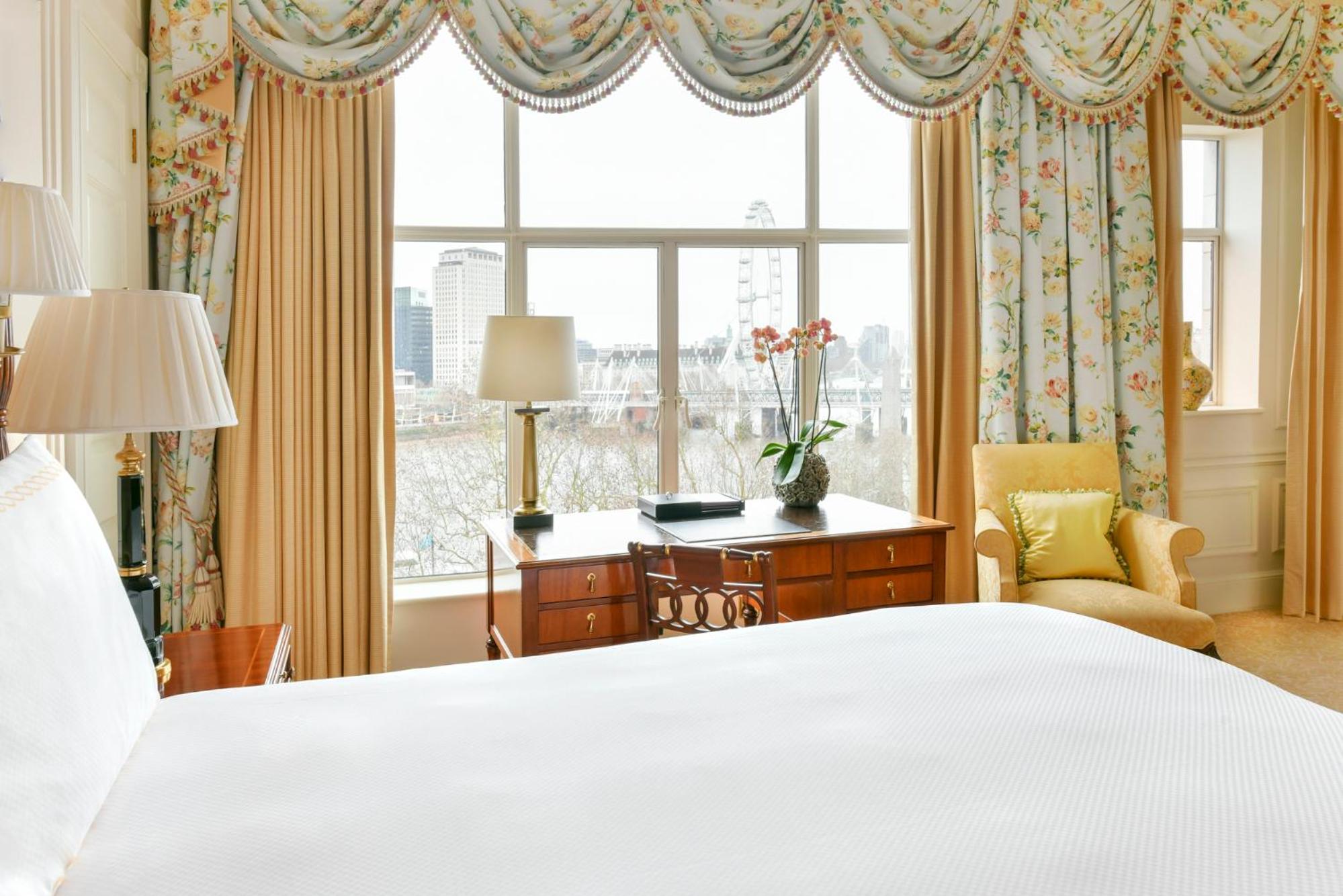 Junior King Suite with River View