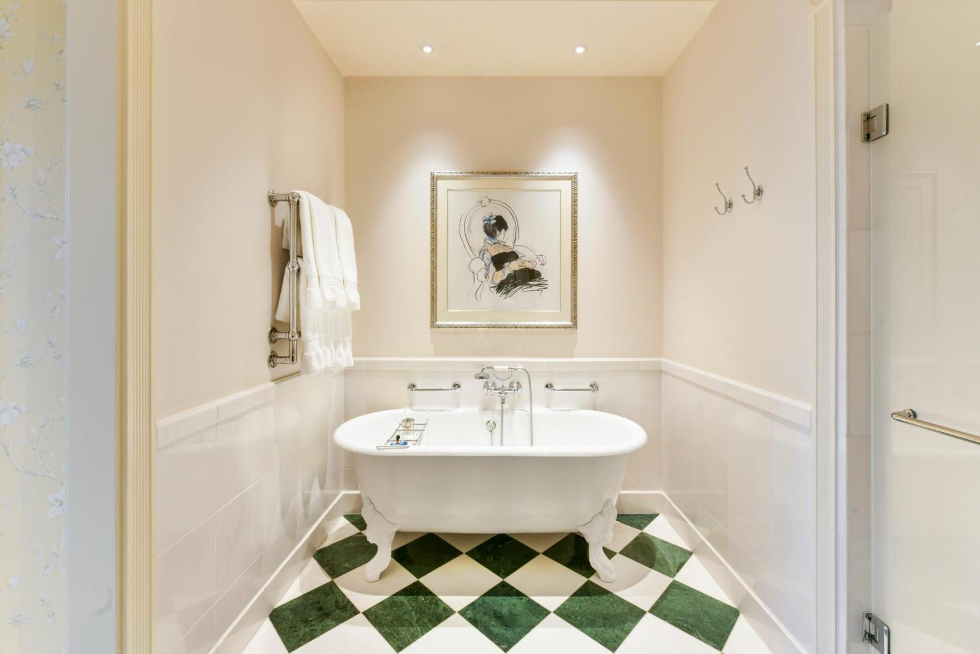 Junior King Suite with River View