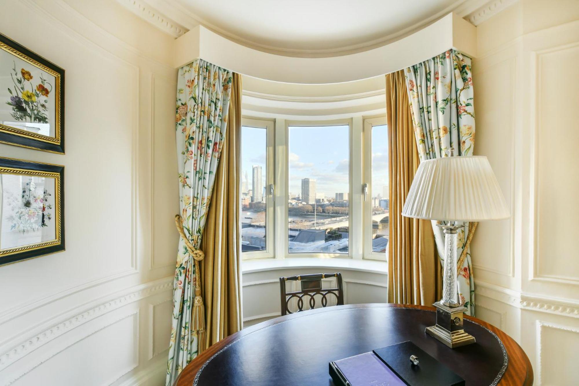 Personality Partial River View Suite