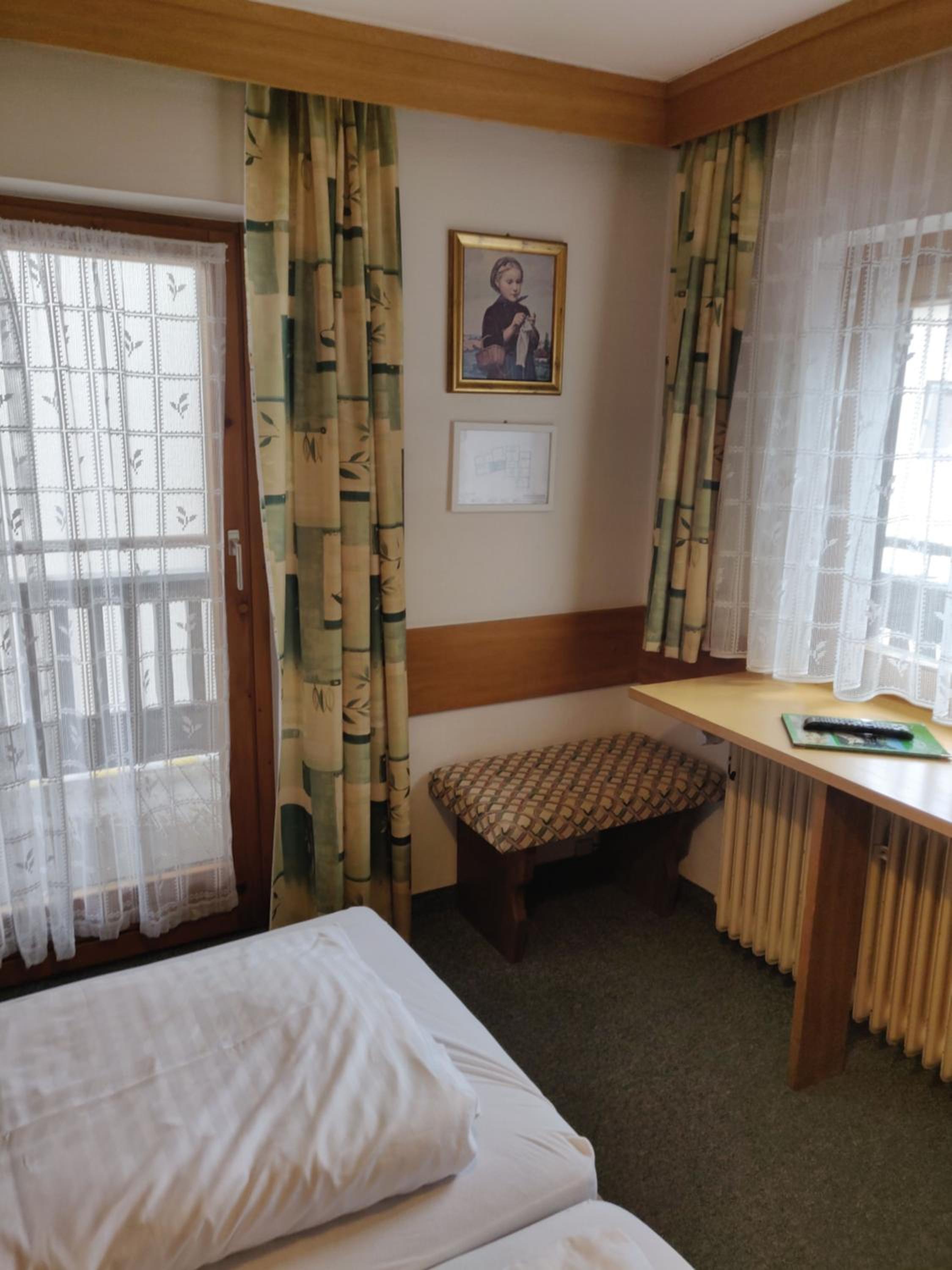 Double or Twin Room with Balcony - Photo 1