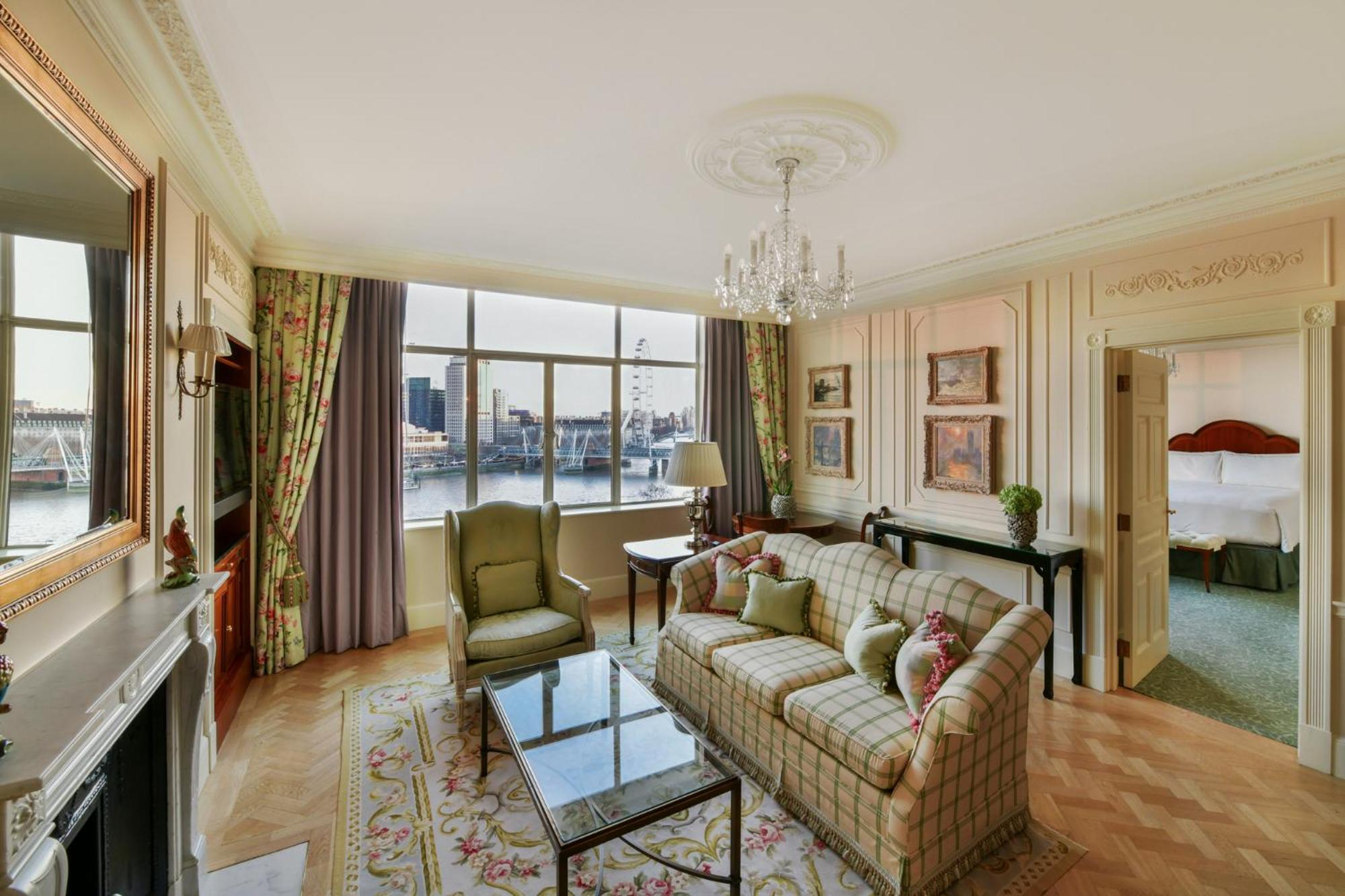 Personality King Suite With Panoramic River View