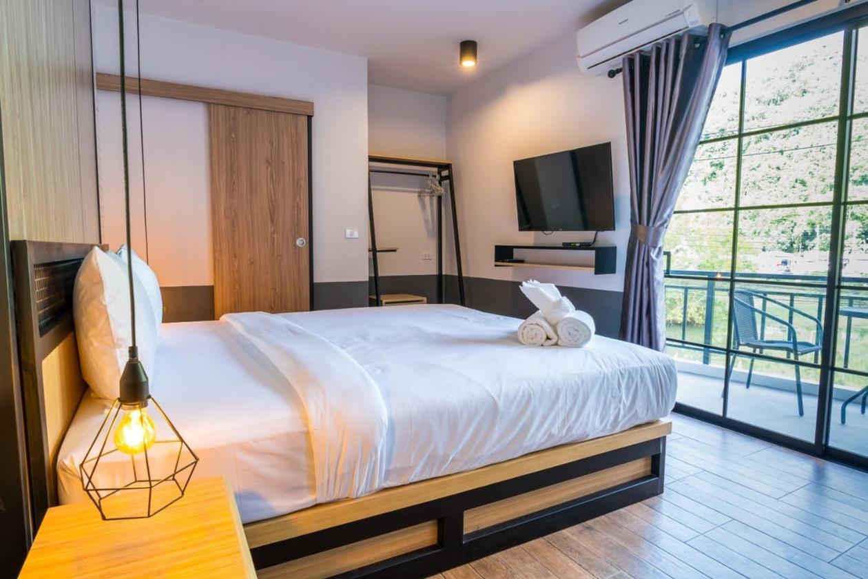 Standard Double Room - Photo 9
