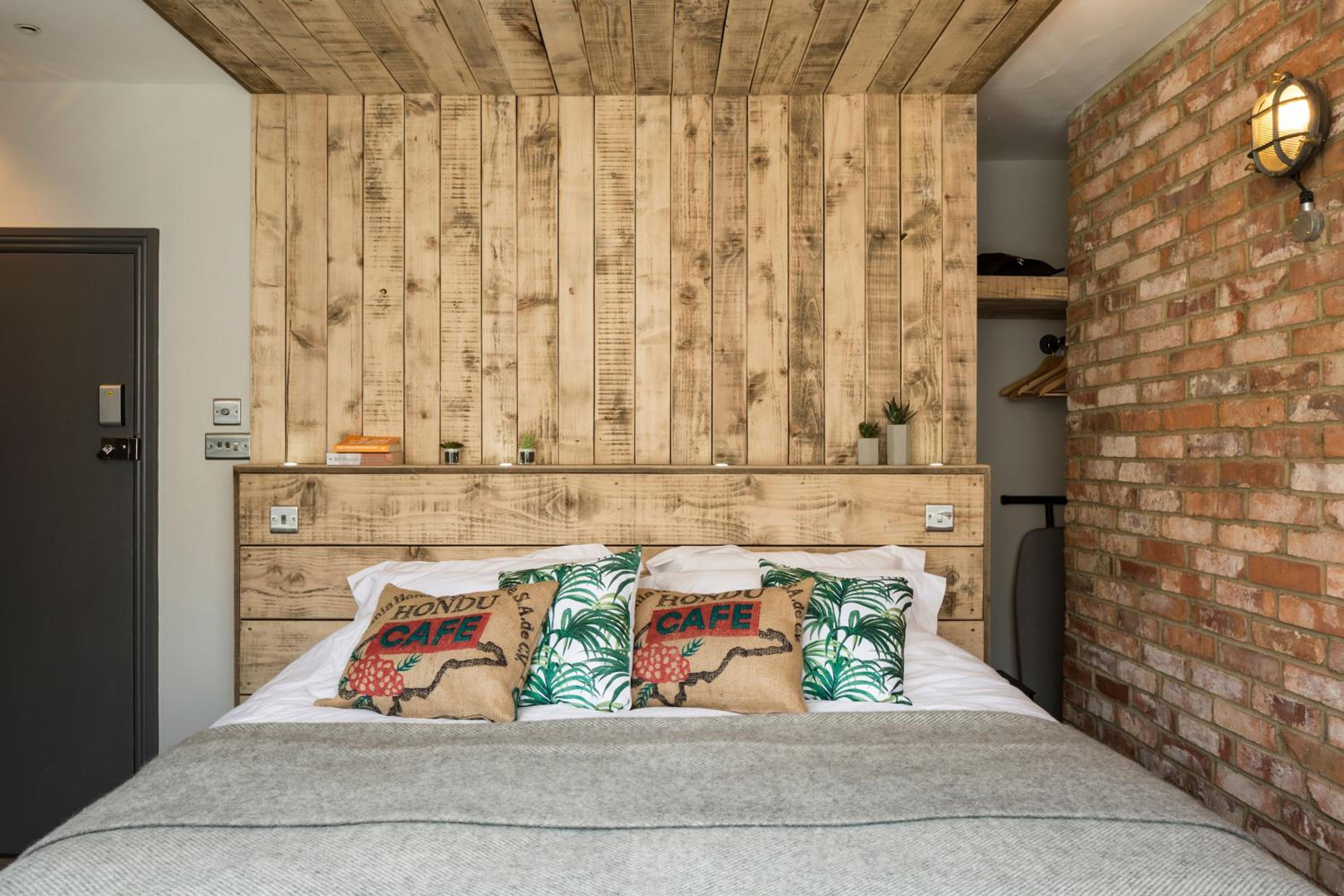 Double or Twin Room - Photo 19