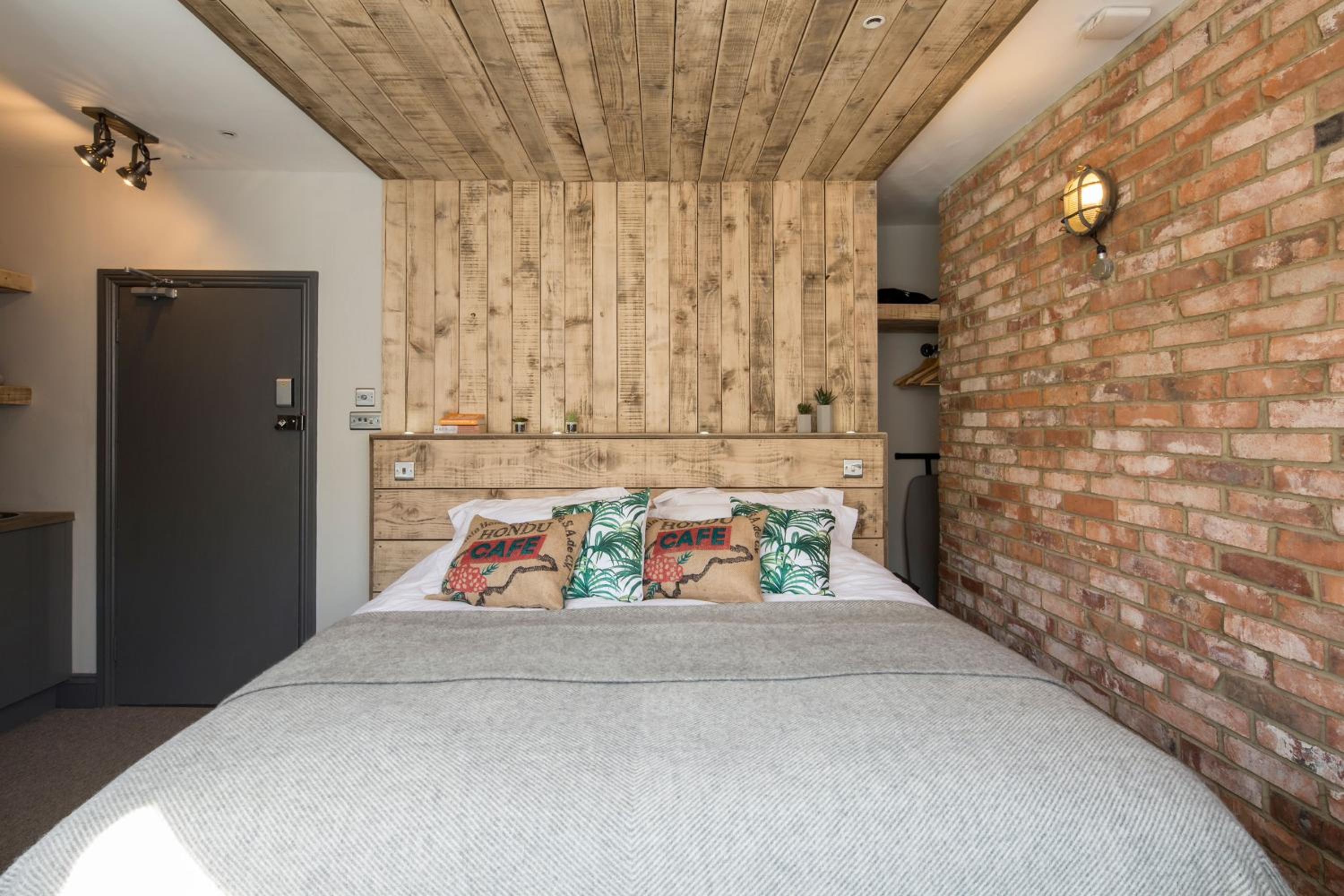 Double or Twin Room - Photo 4