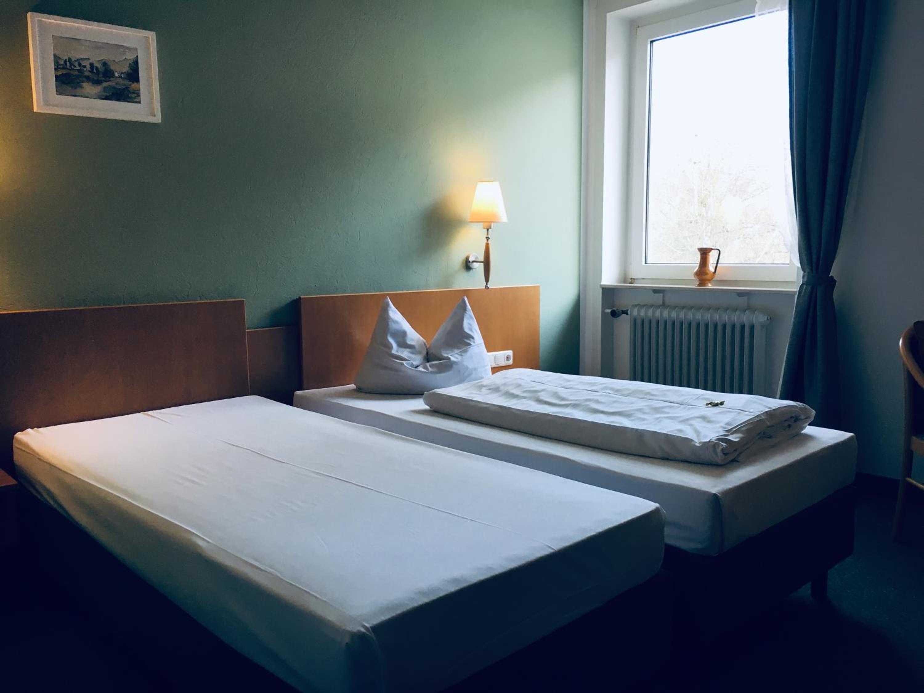 Double or Twin Room - Photo 9