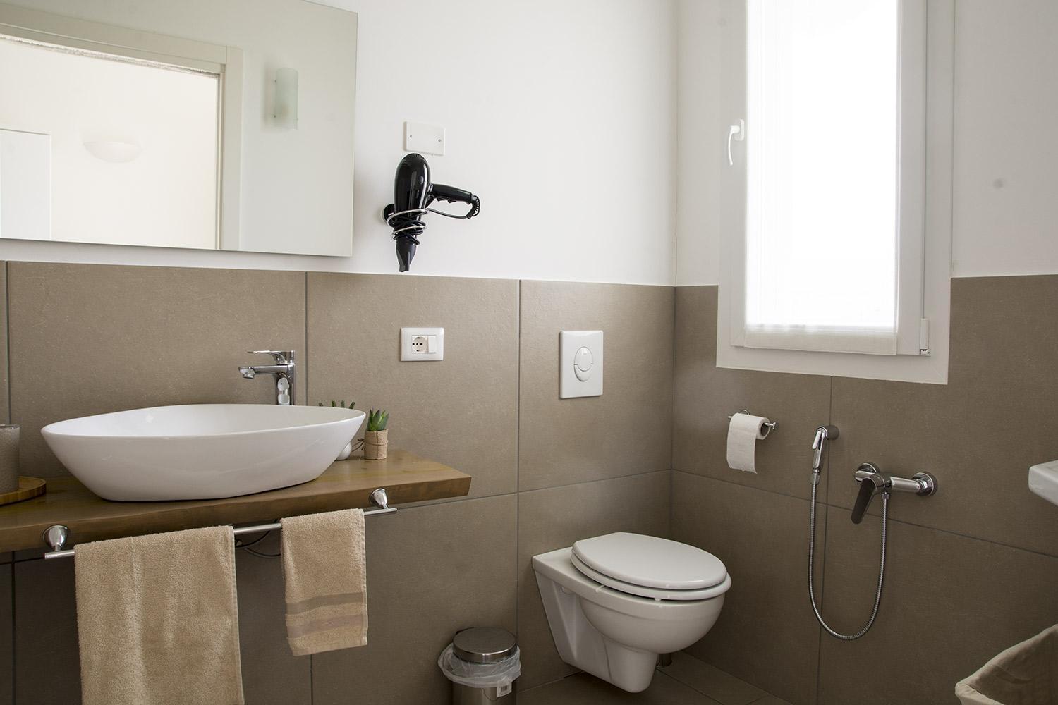 Double Room with Patio - Photo 8