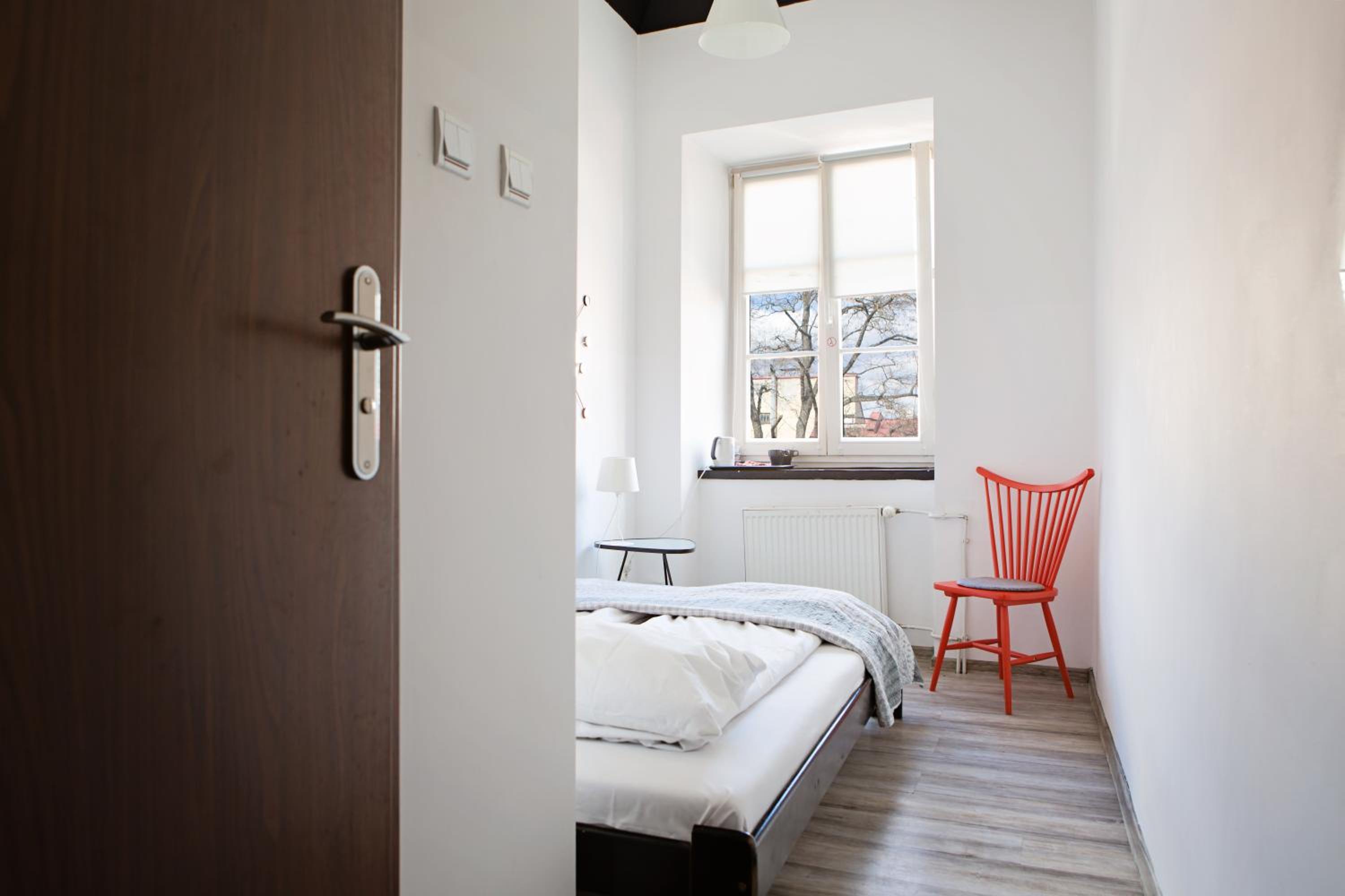 Double Room with Shower - Photo 5