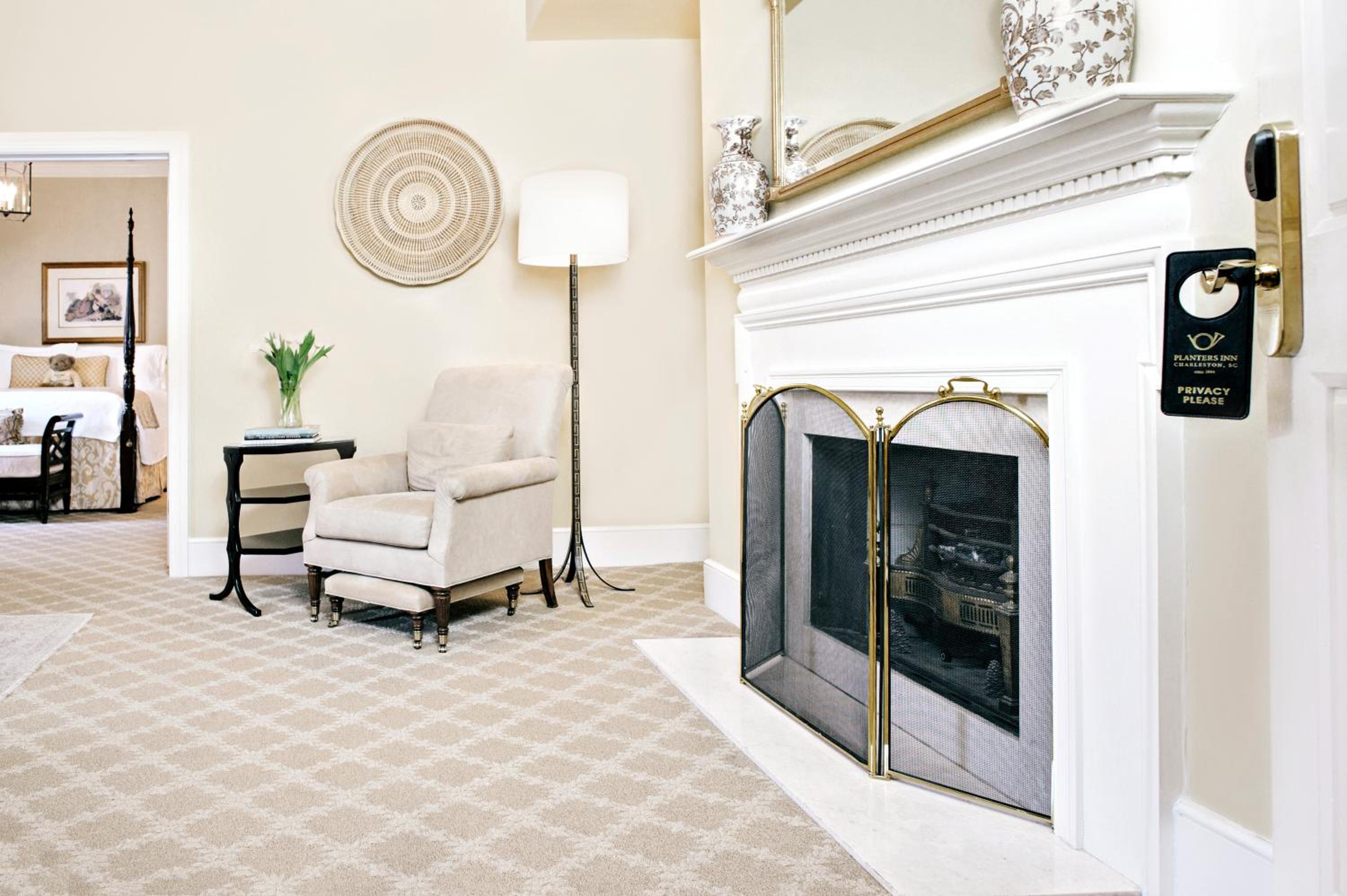 Governor's Suite - Photo 4