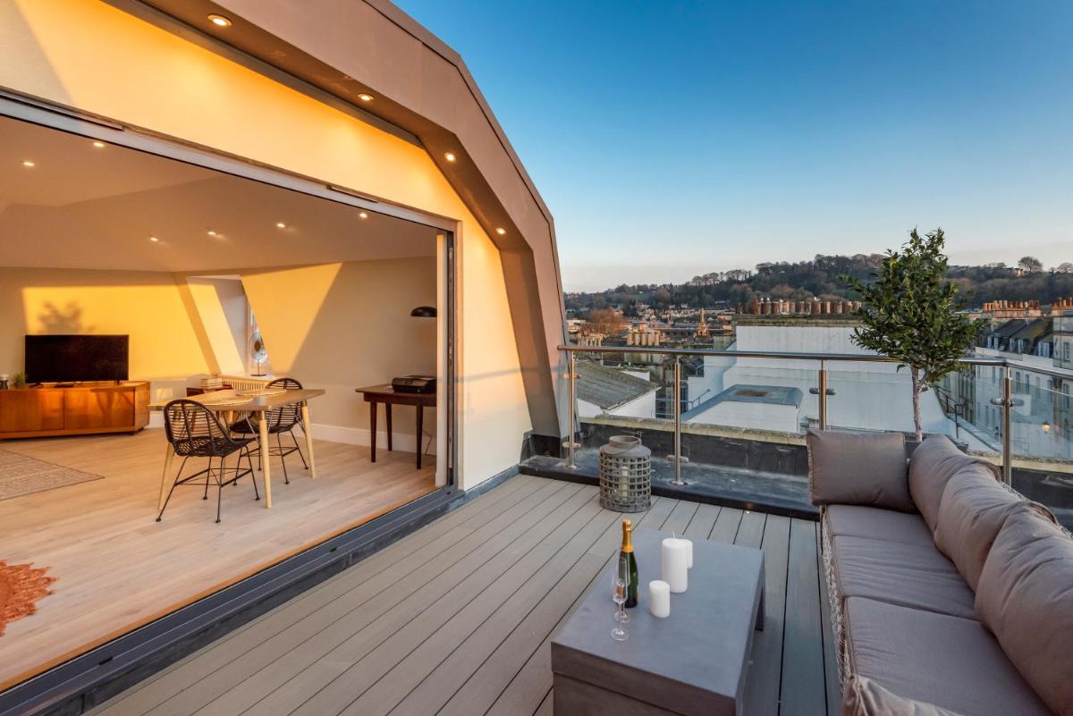 Penthouse Apartment with Private Roof Terrace photo 2