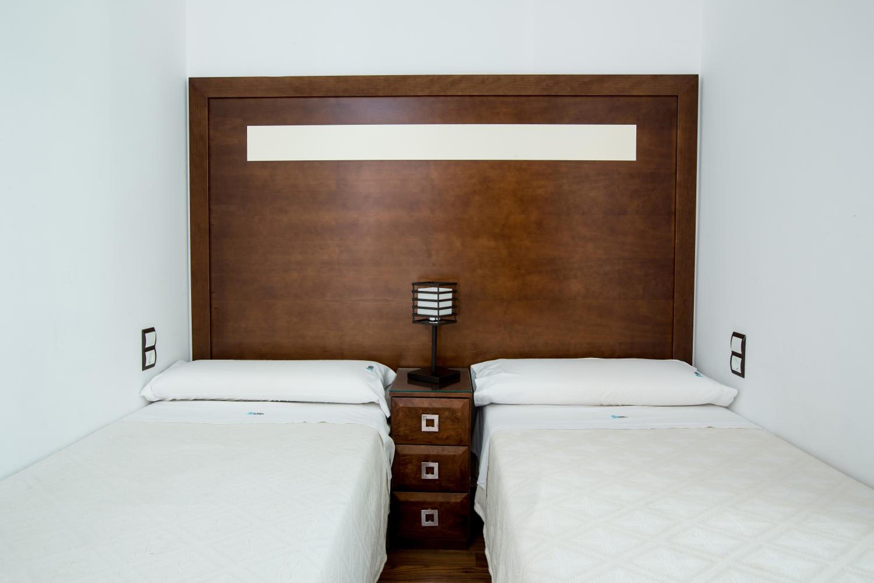 Apartamento de dos habitaciones con balcón, C/ Marqués de Falces 2