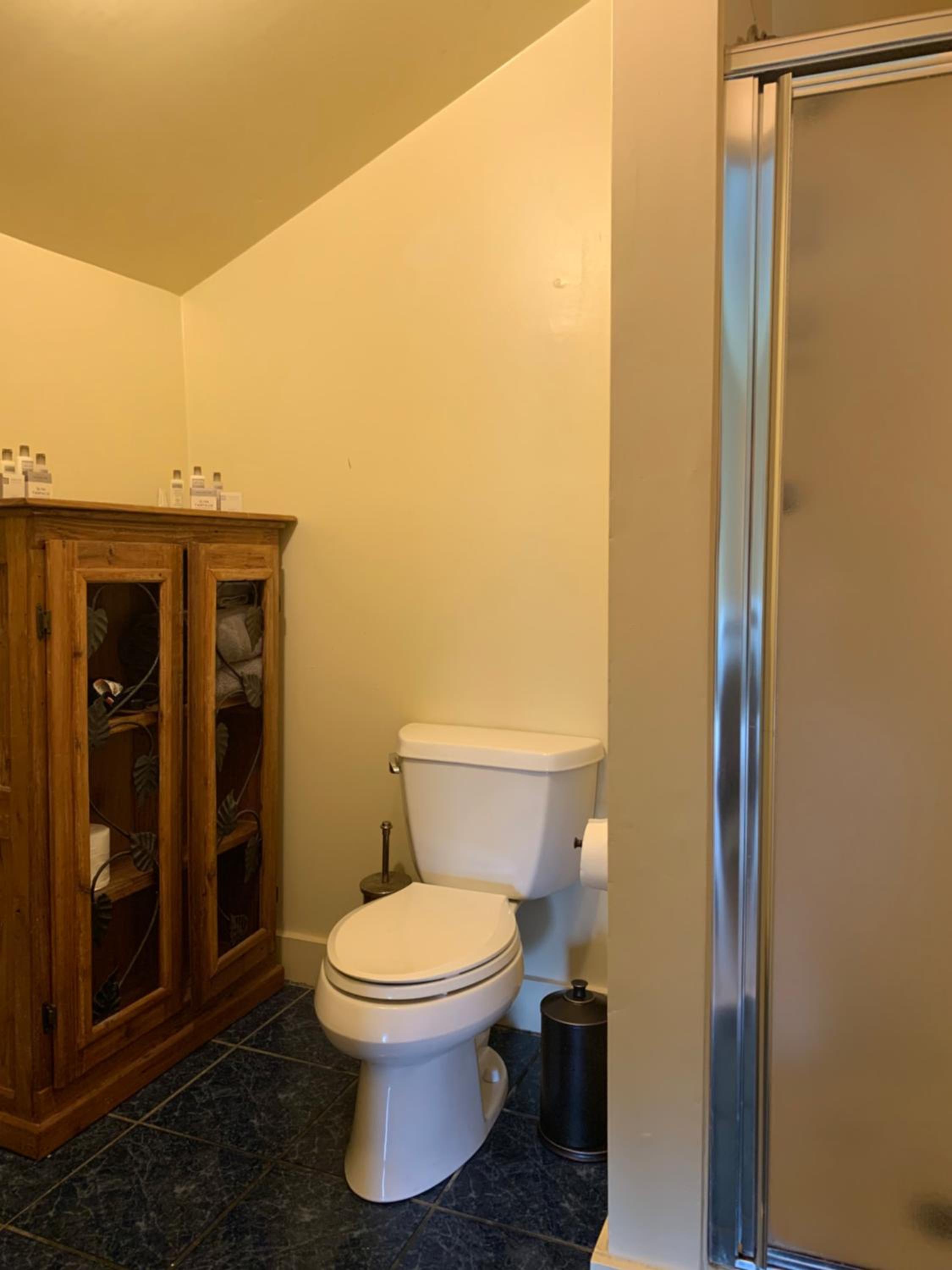 Budget Double Room - Photo 5