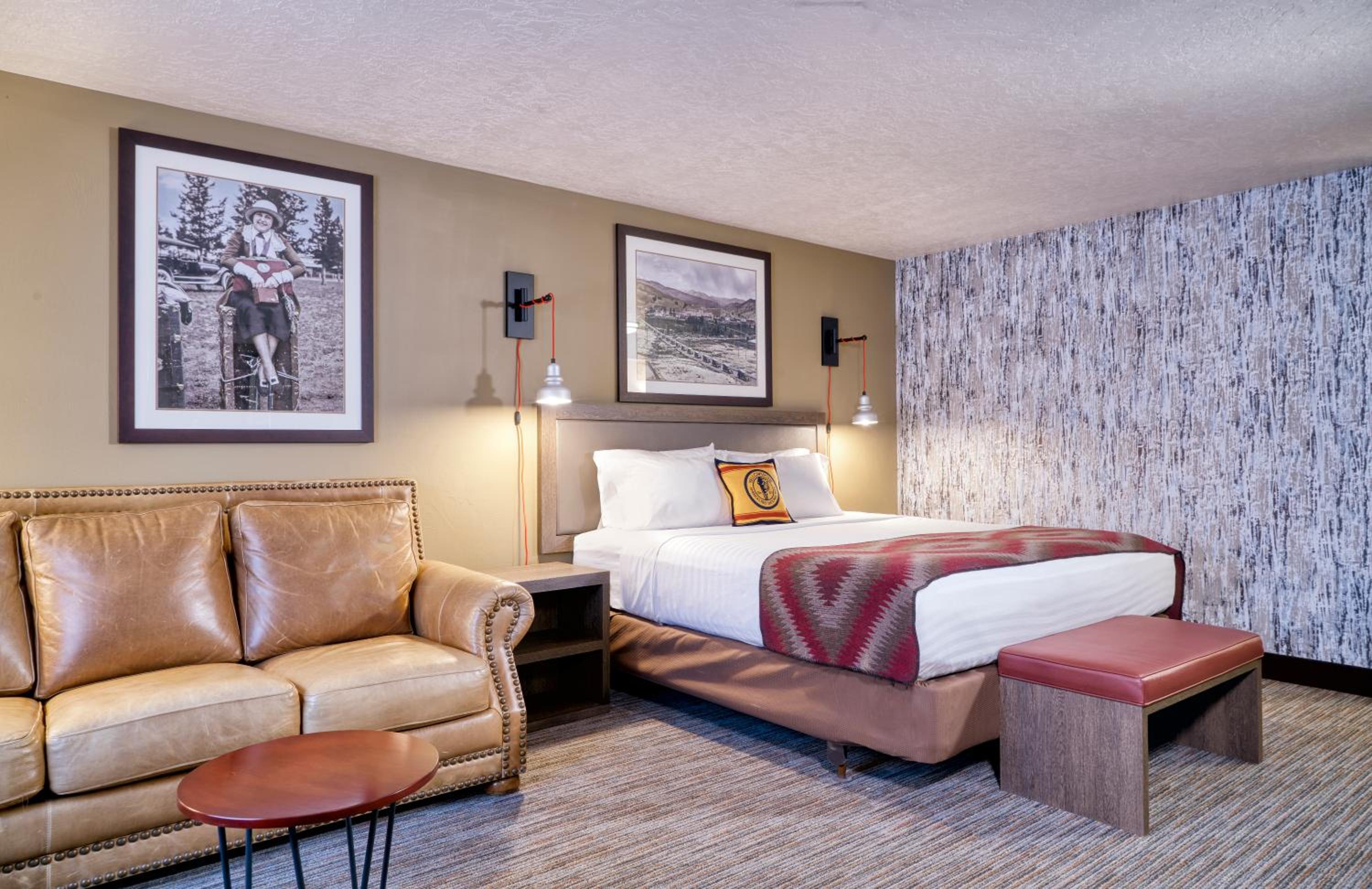 Deluxe King Room photo 1