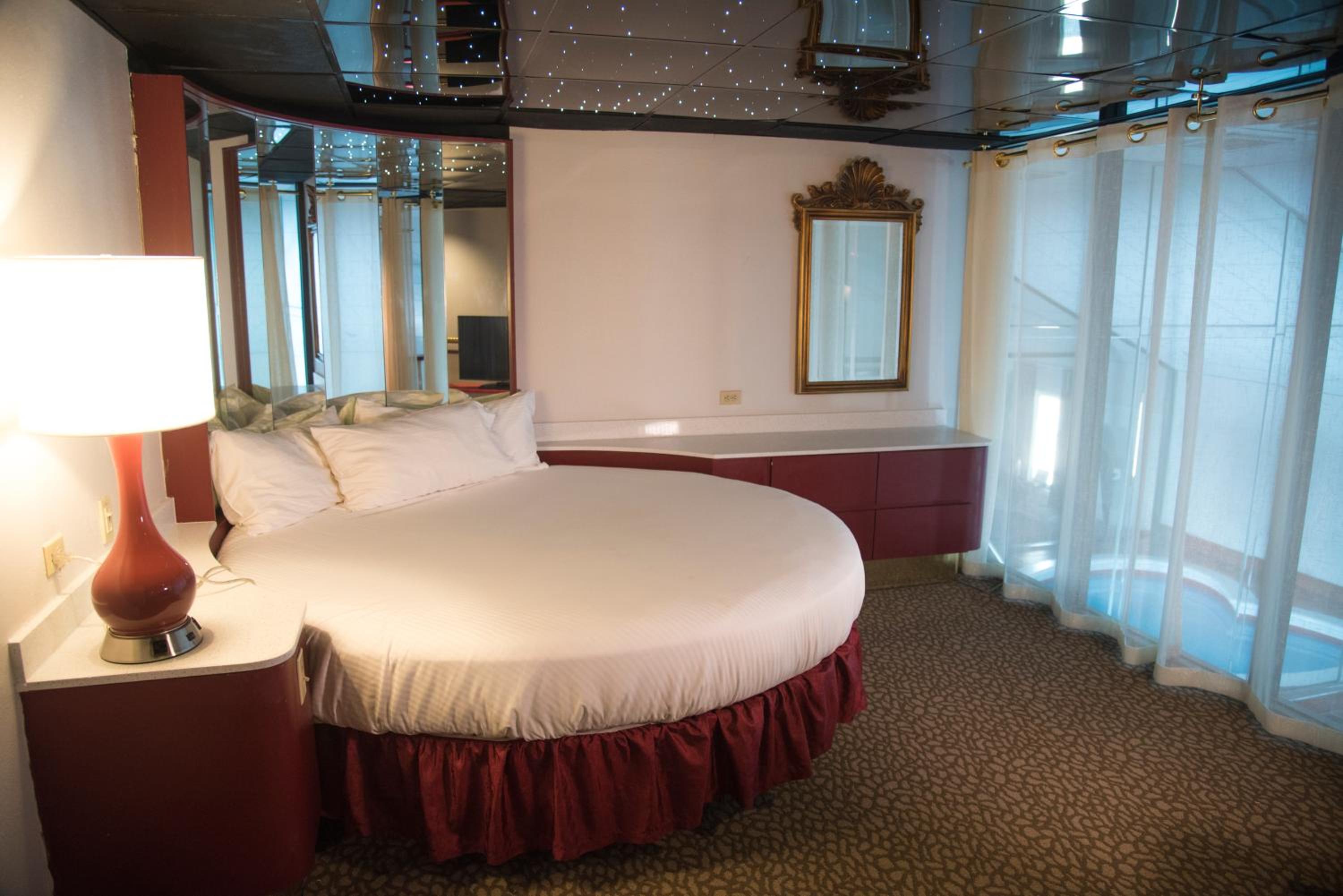 Champagne Tower Suite  - Photo 9