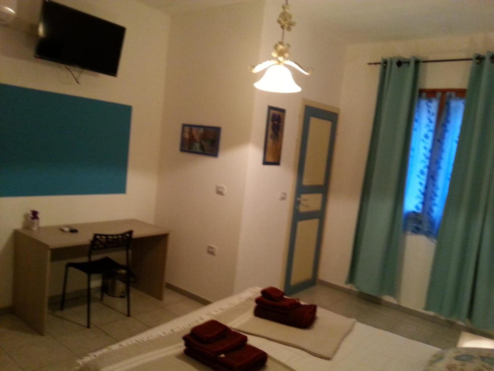 Double Room with Private Bathroom photo 3