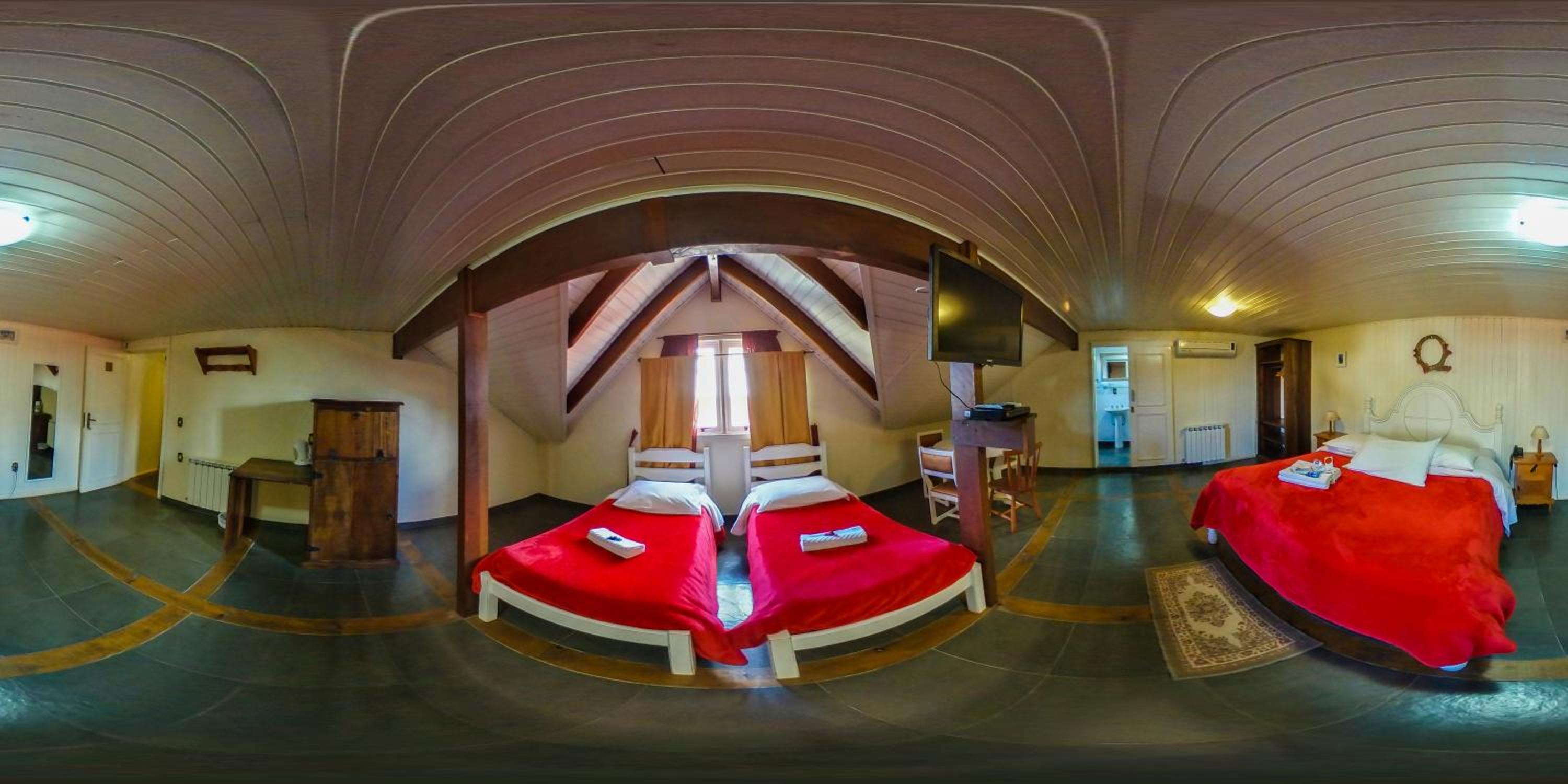 Family Room with Private Bathroom photo 1