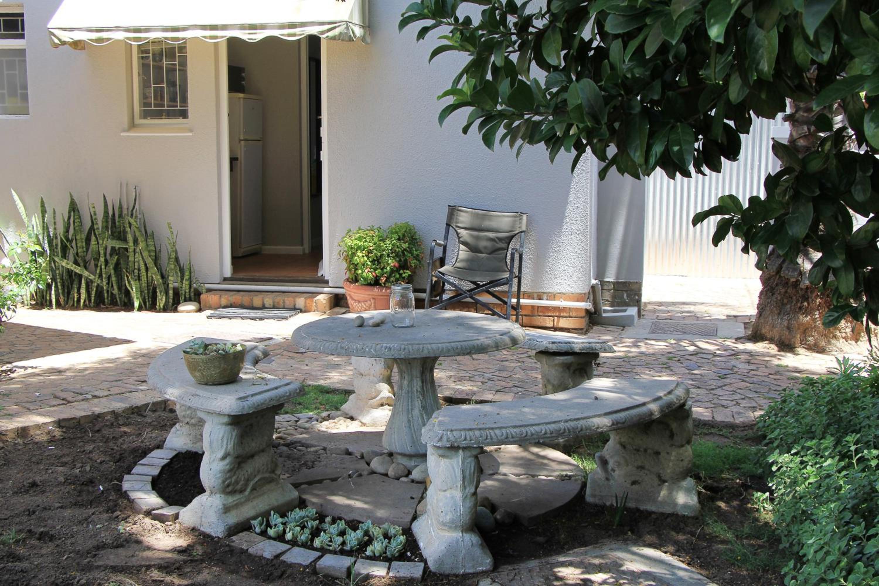 Apartment with Garden View - Photo 11