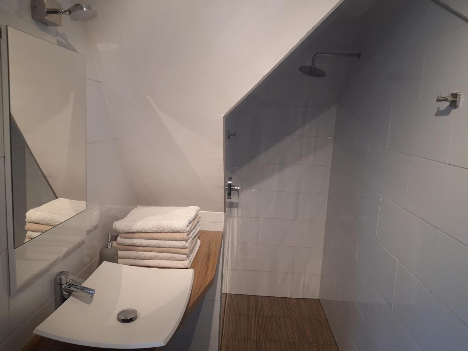 Apartment - Split Level - Photo 16