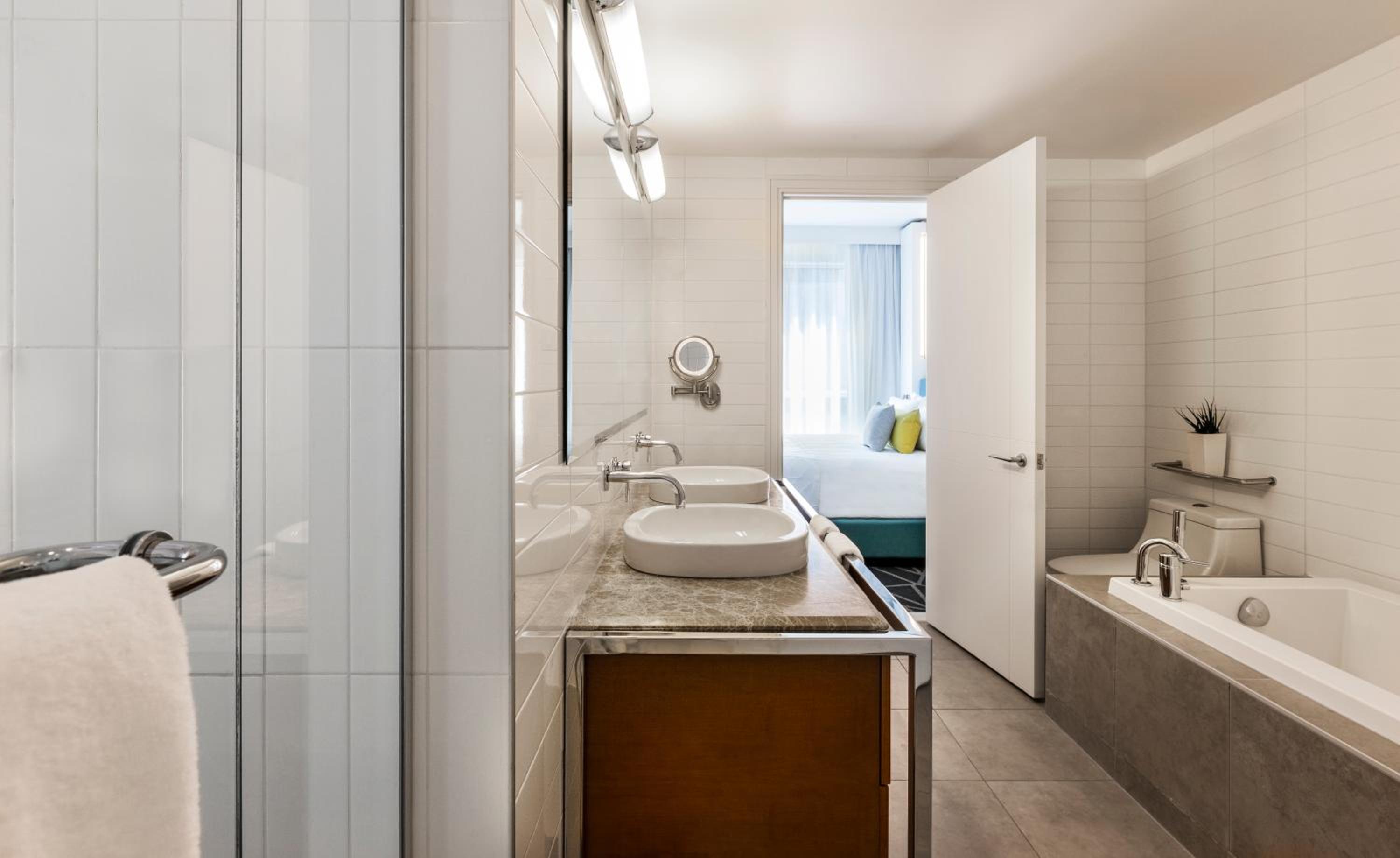 Crystal Suite - Photo 5