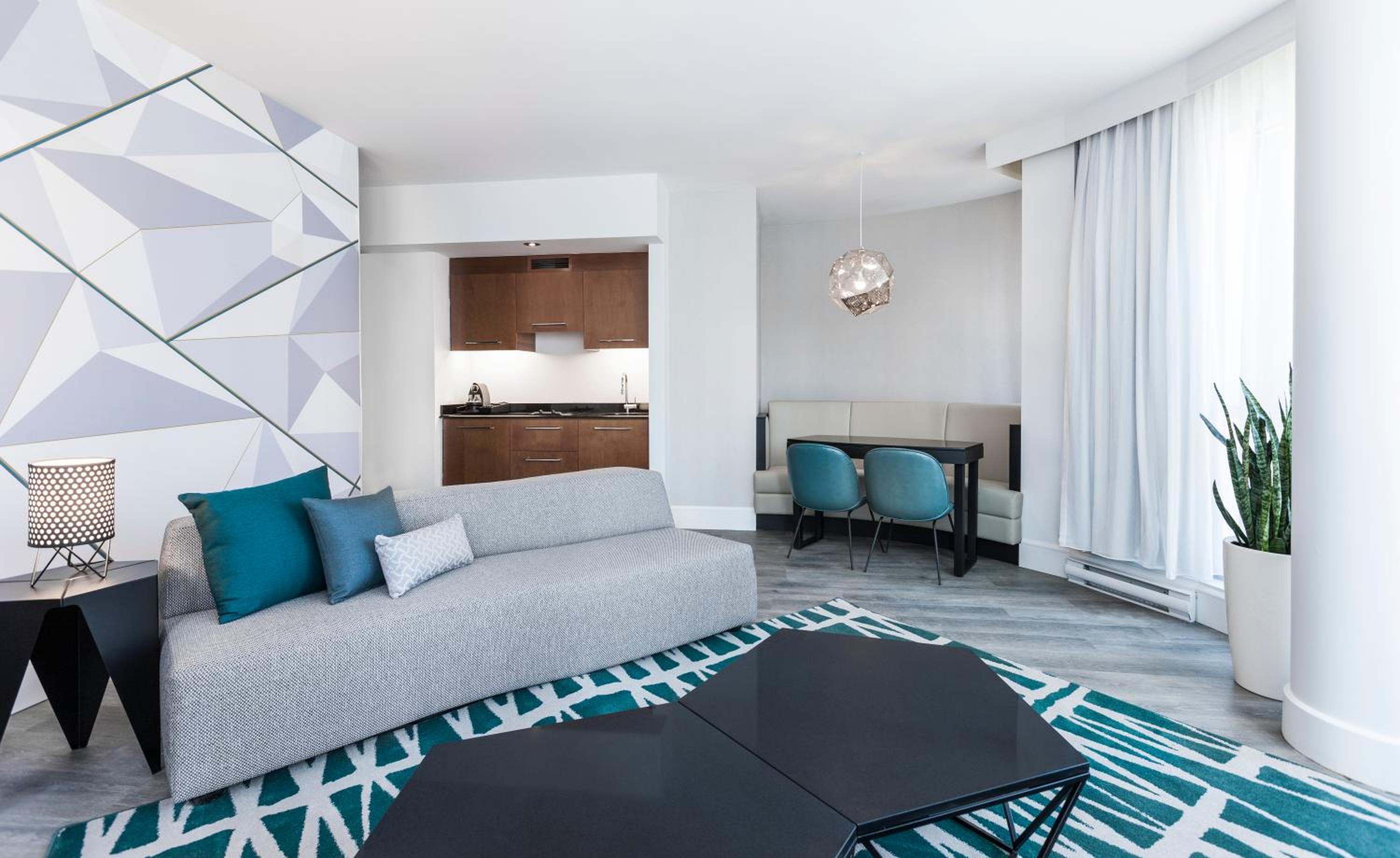 Crystal Suite - Photo 3