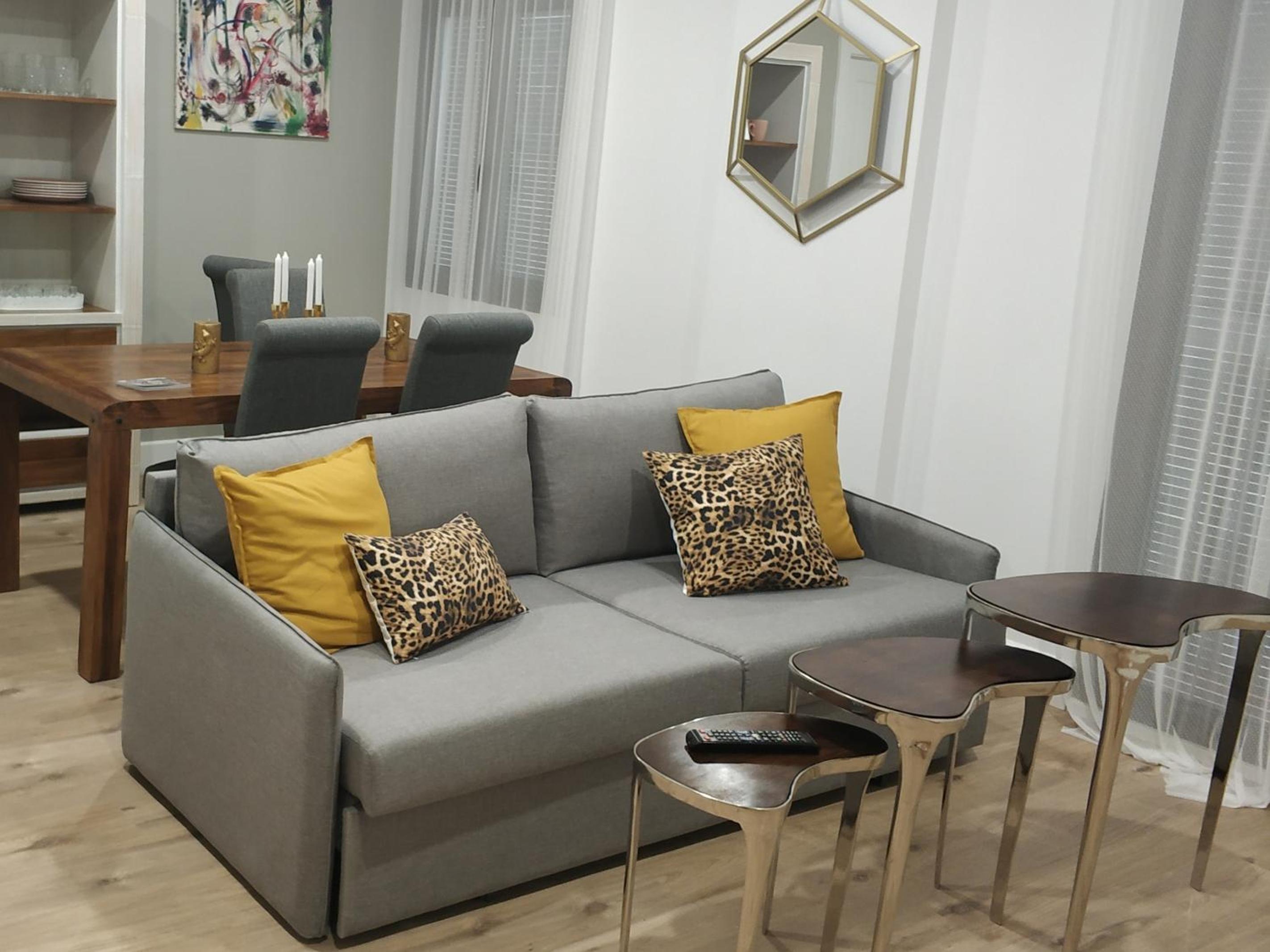 Three-Bedroom House - Photo 6