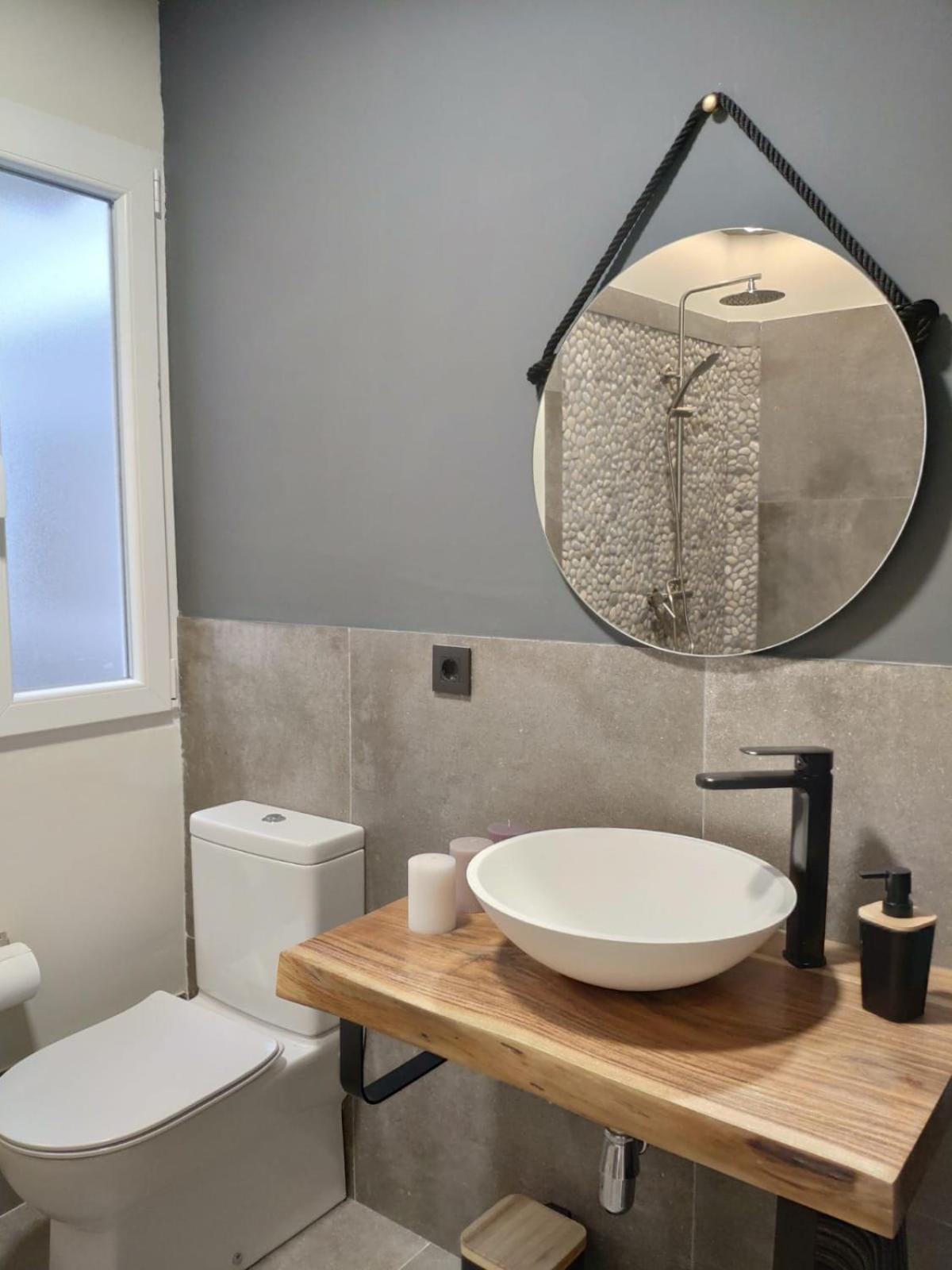 Three-Bedroom House - Photo 8