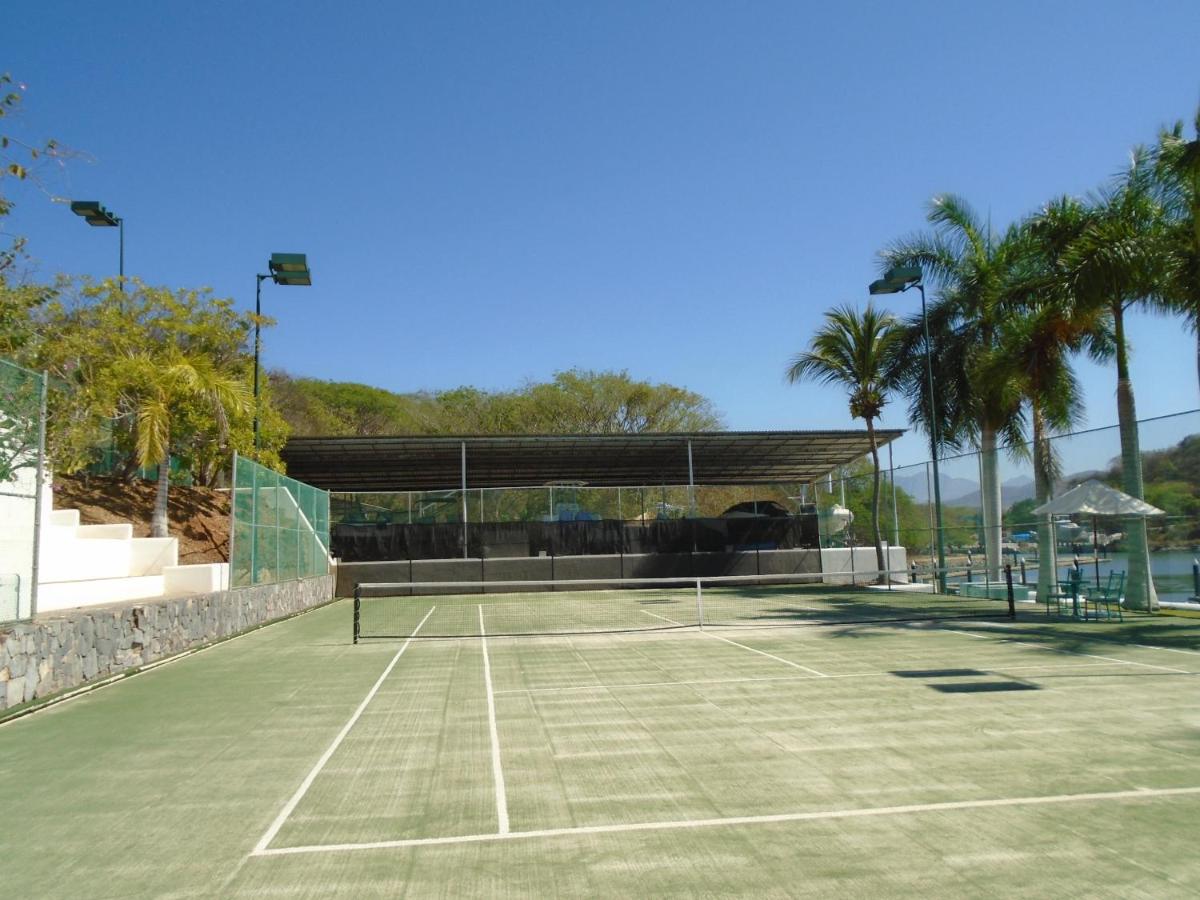 Villa photo 2