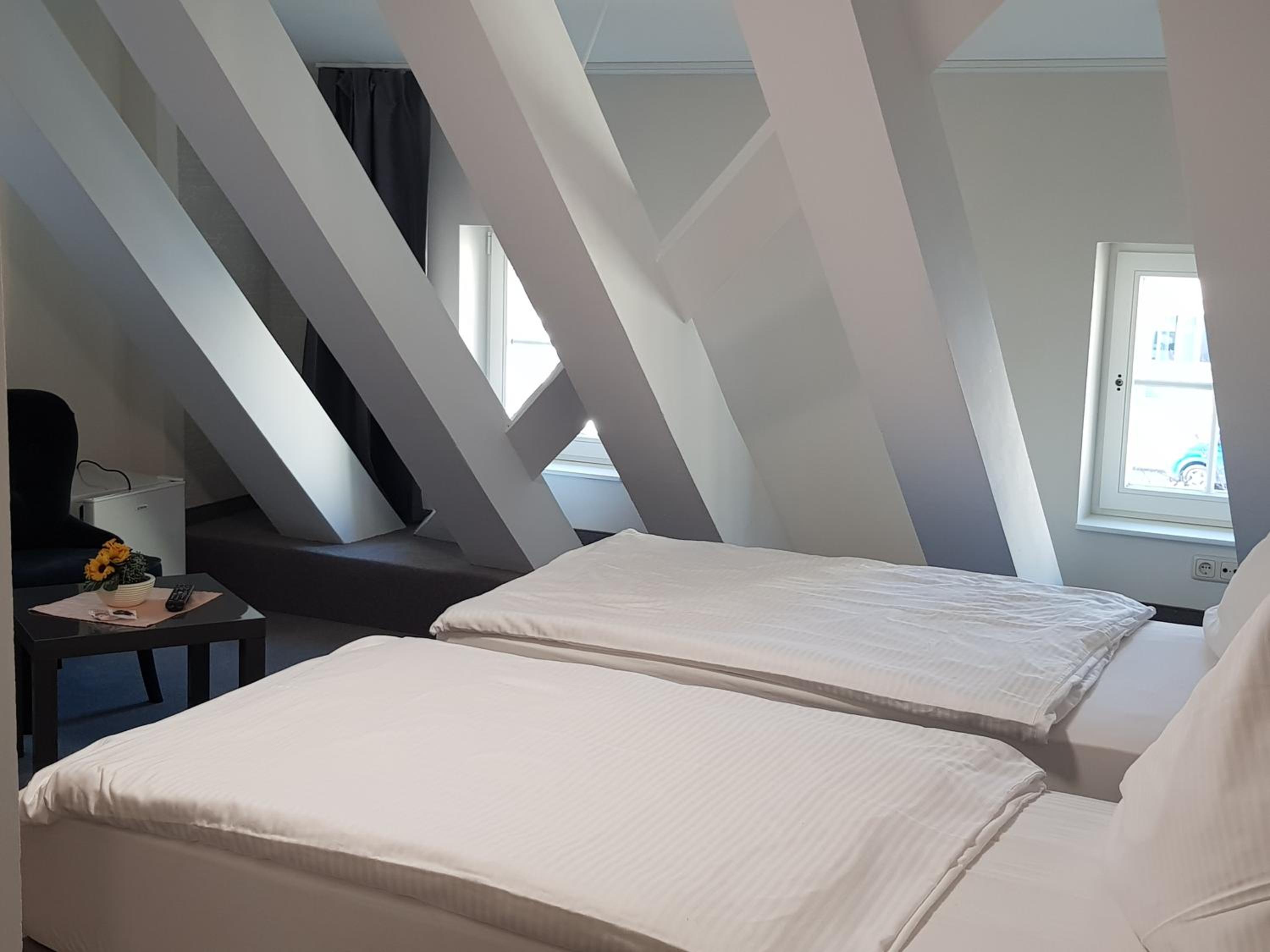 Double or Twin Room - Photo 13