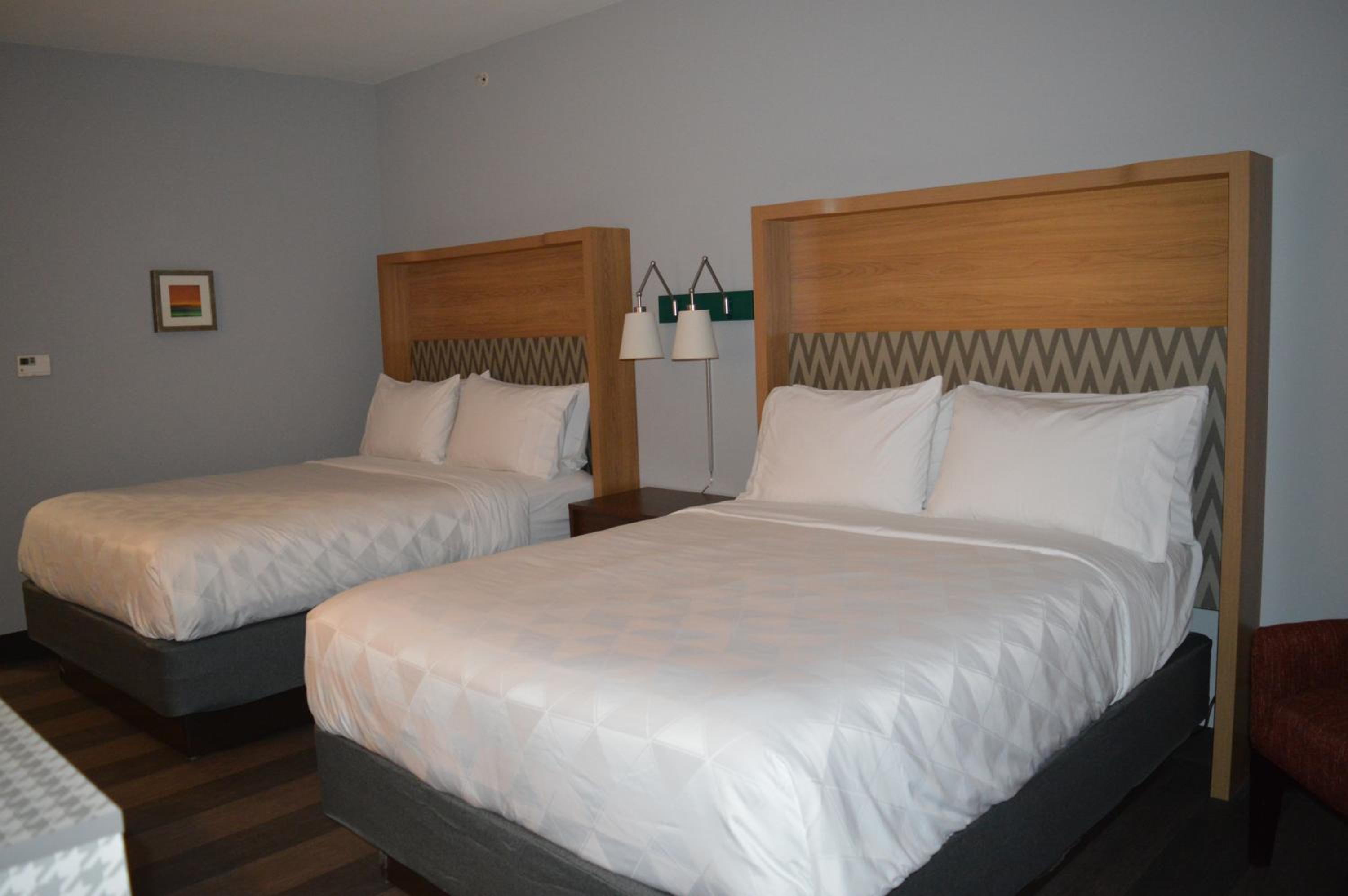 Standard Room with Two Queen Beds - Photo 1
