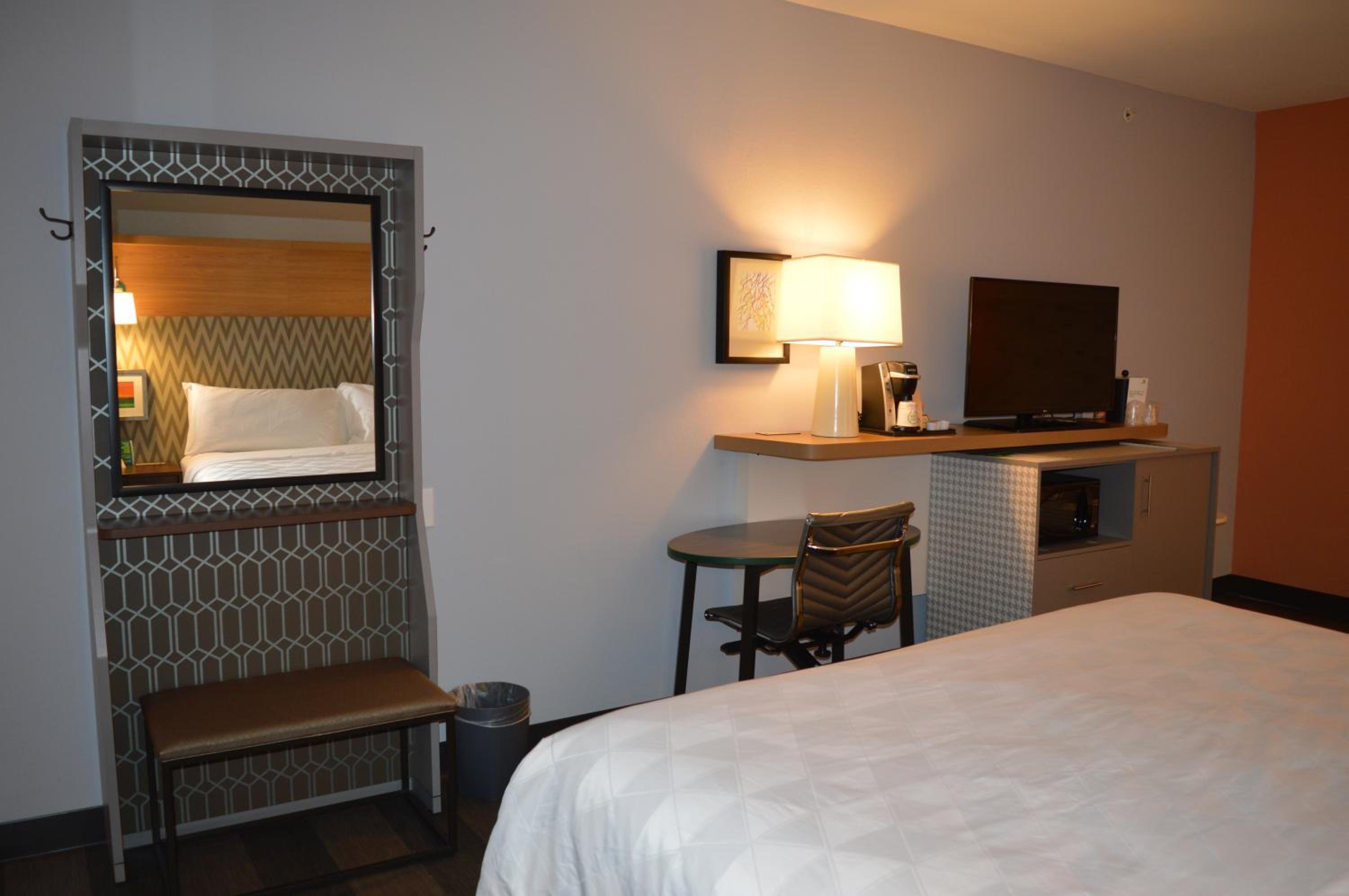 Premium King Room - Communication Accessible - Photo 1