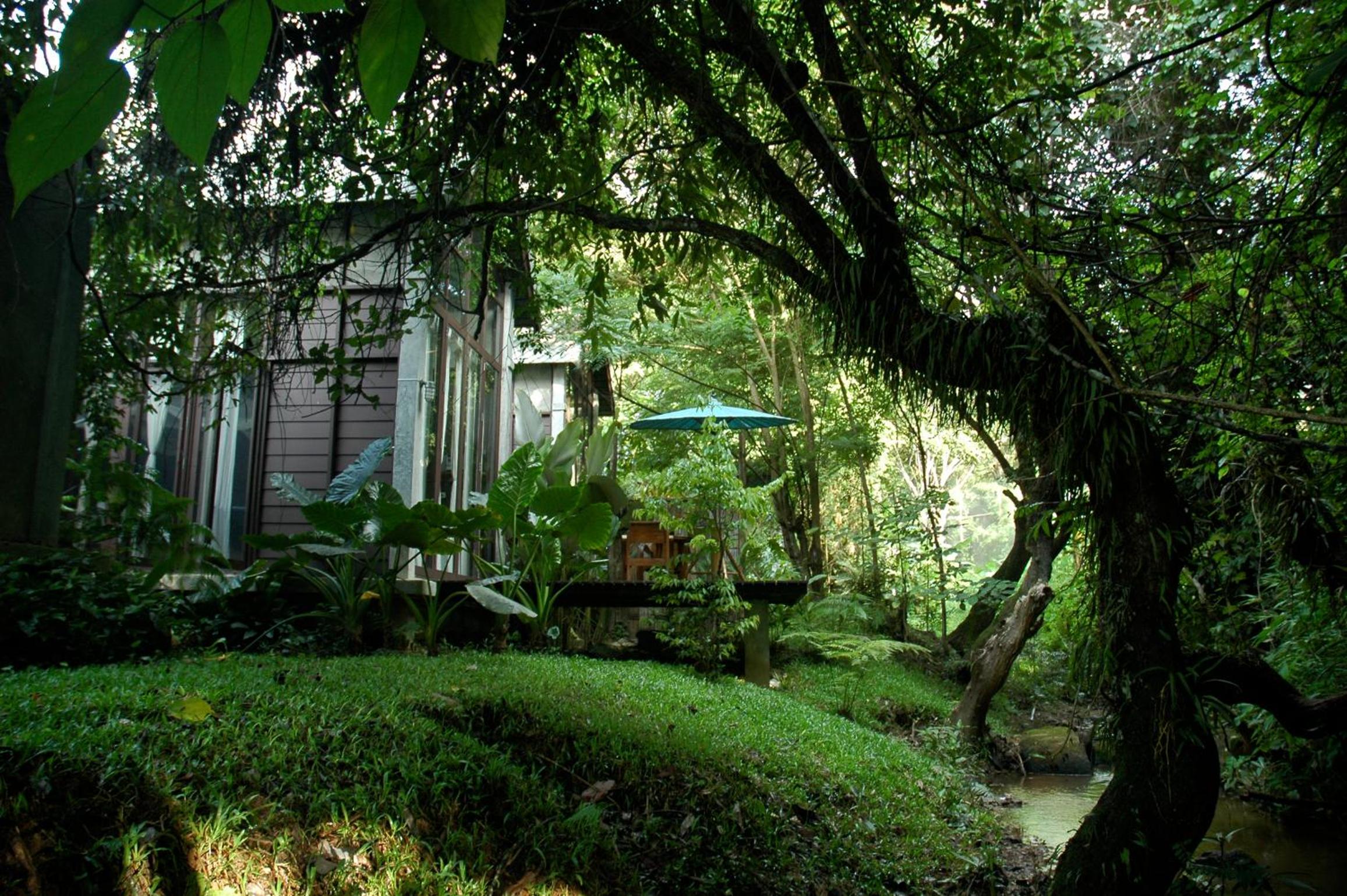 Private Villa Garden With Air Conditioning