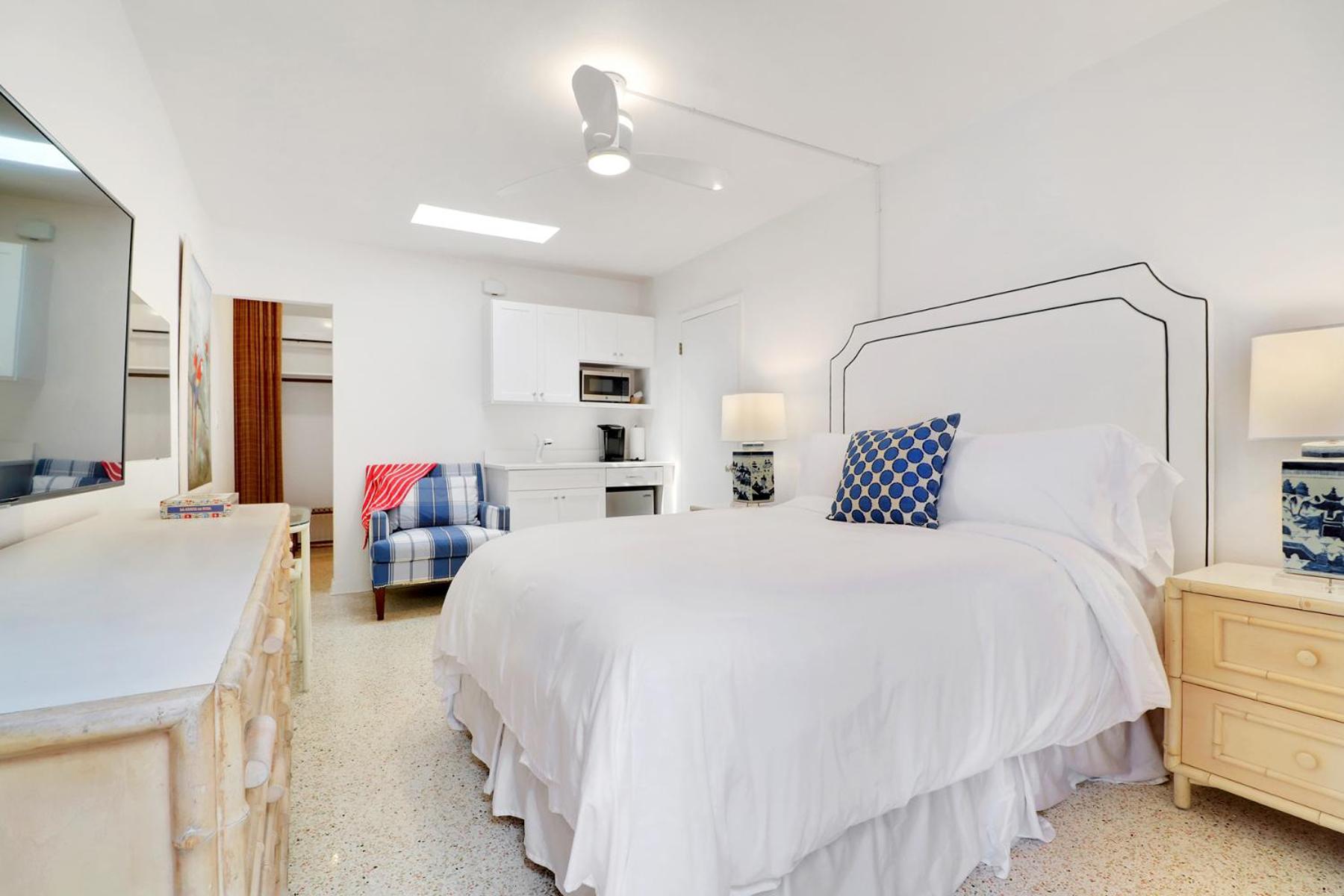 Queen Room - Photo 7