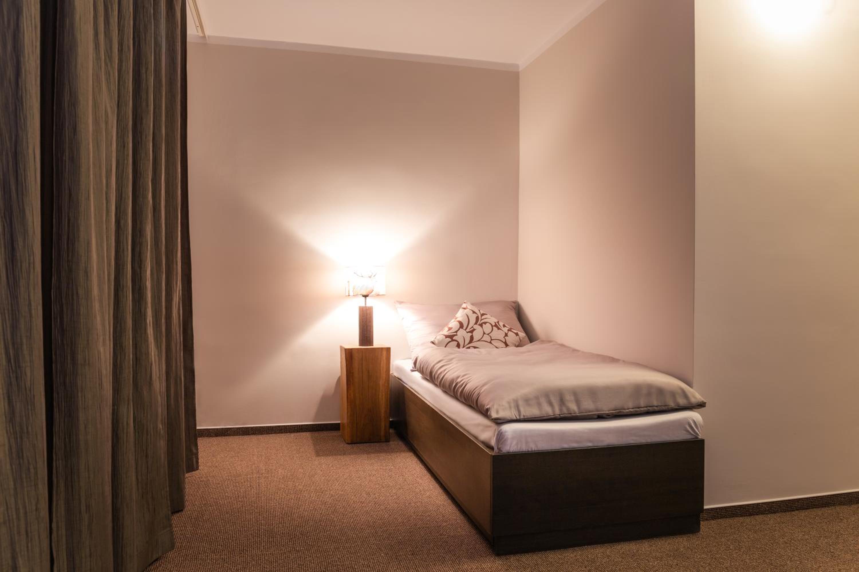 Triple Room with Private Bathroom - Photo 10