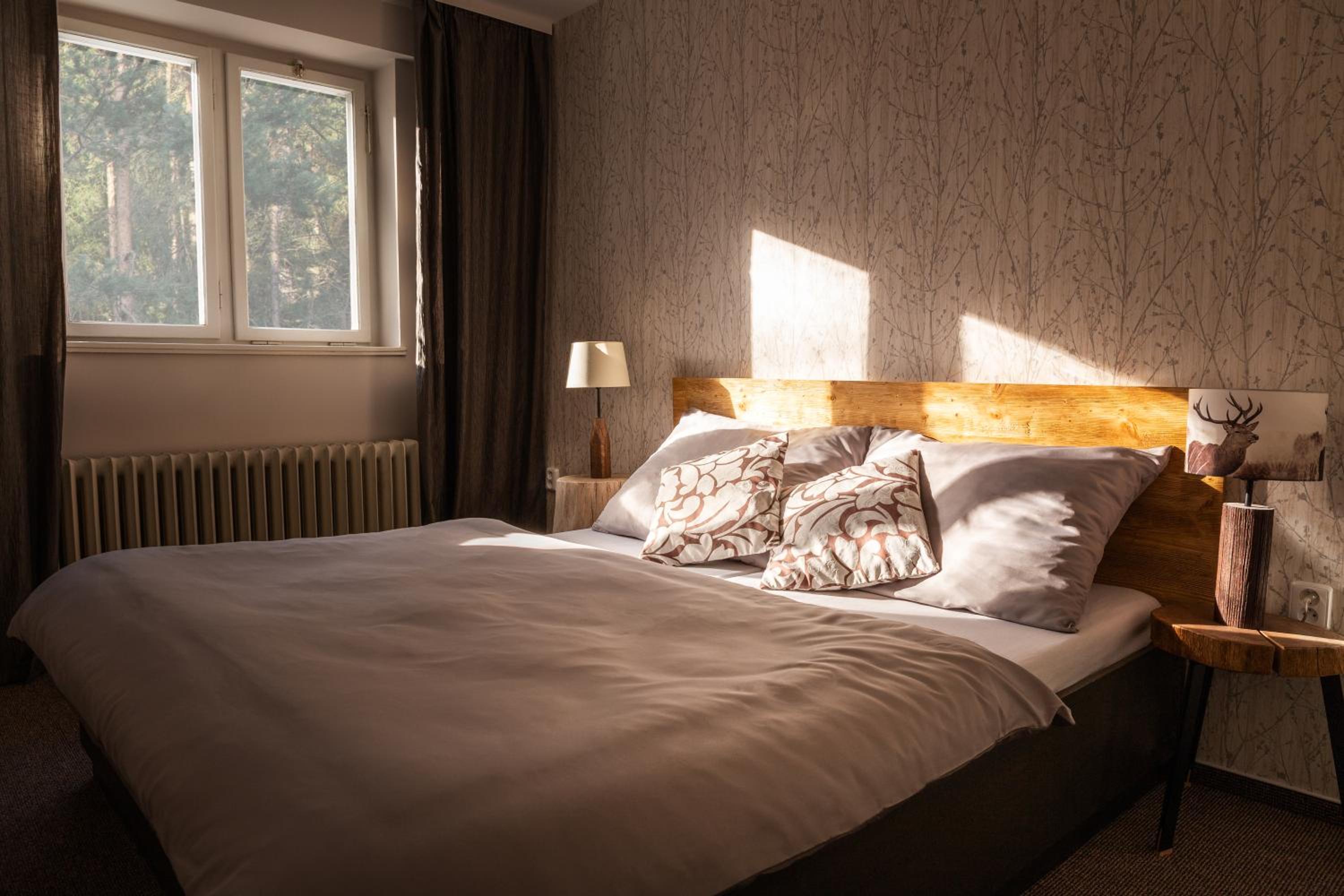 Double or Twin Room with Private Bathroom - Photo 1