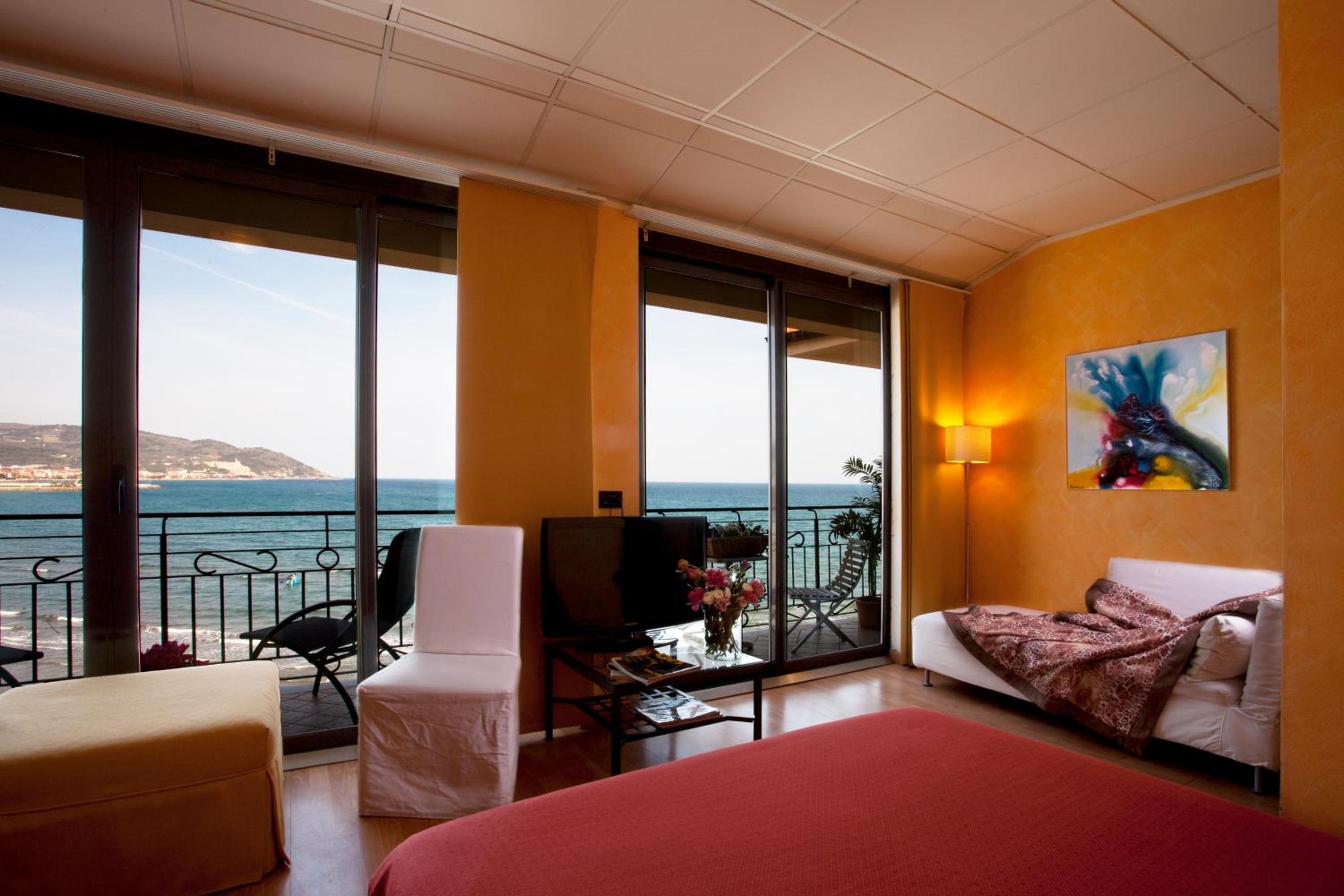 Junior Suite with Terrace and Sea View photo 1