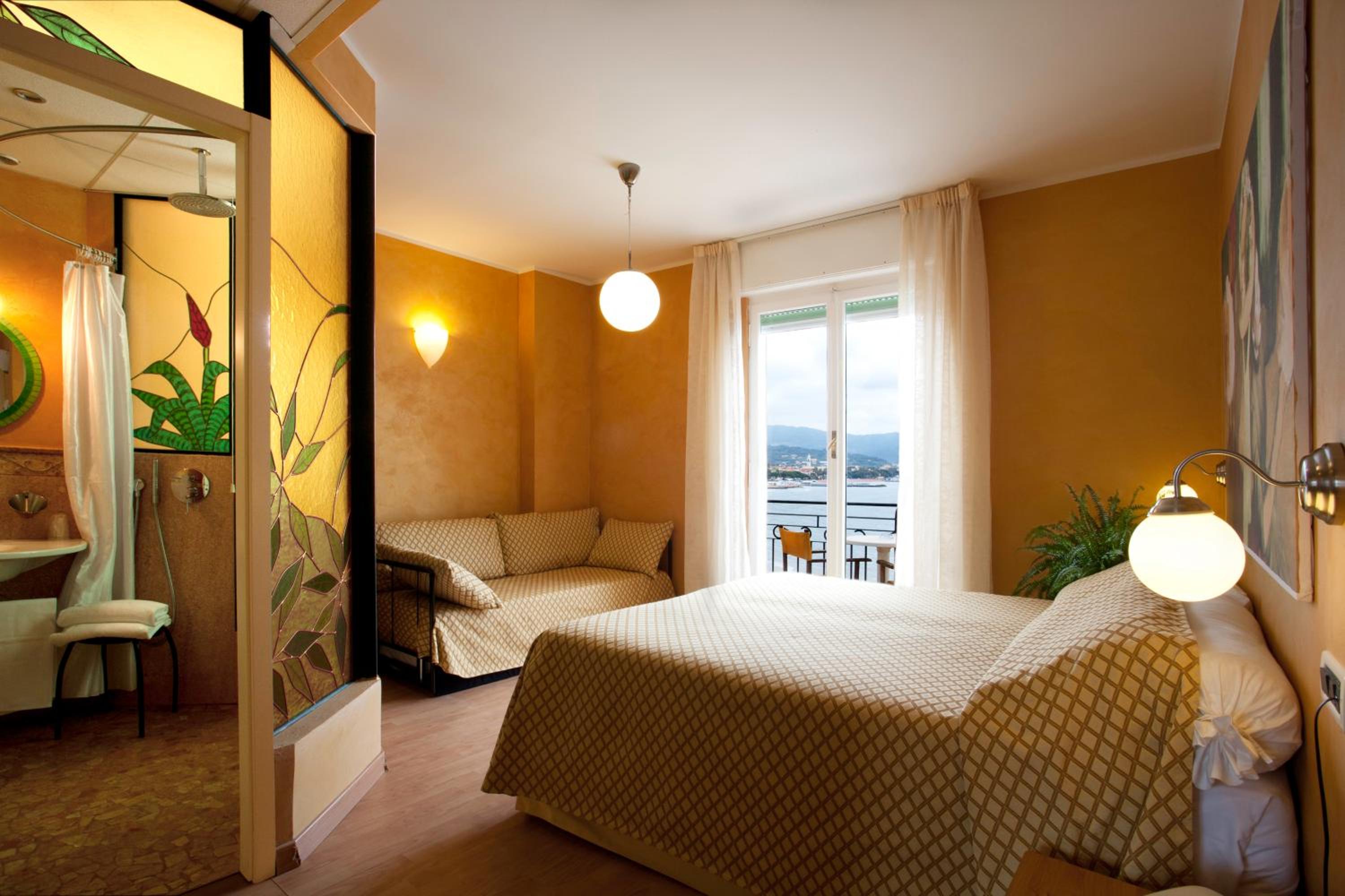 Superior Double or Twin Room with Sea View photo 1