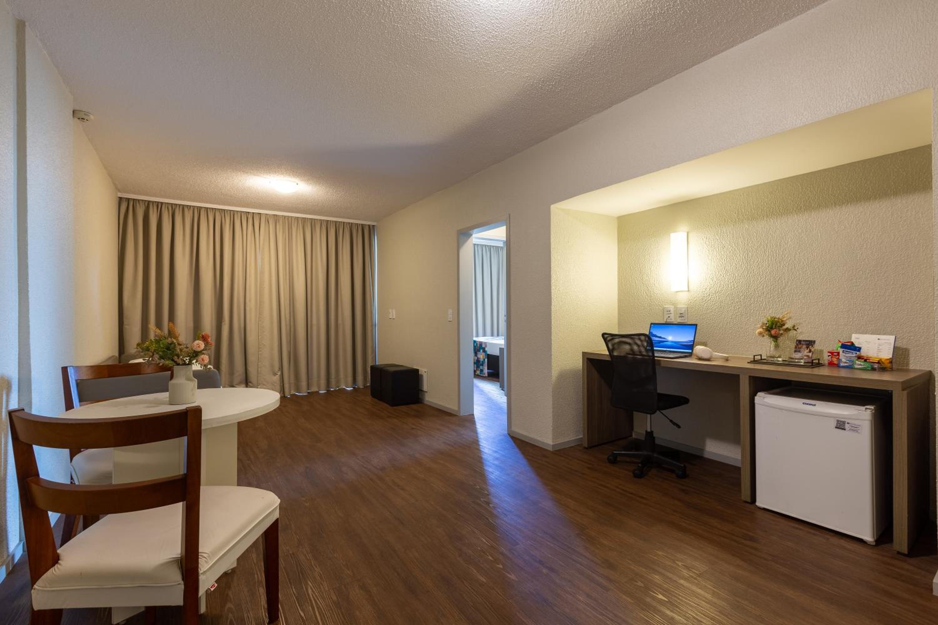 Double Room with Balcony thumbnail 5