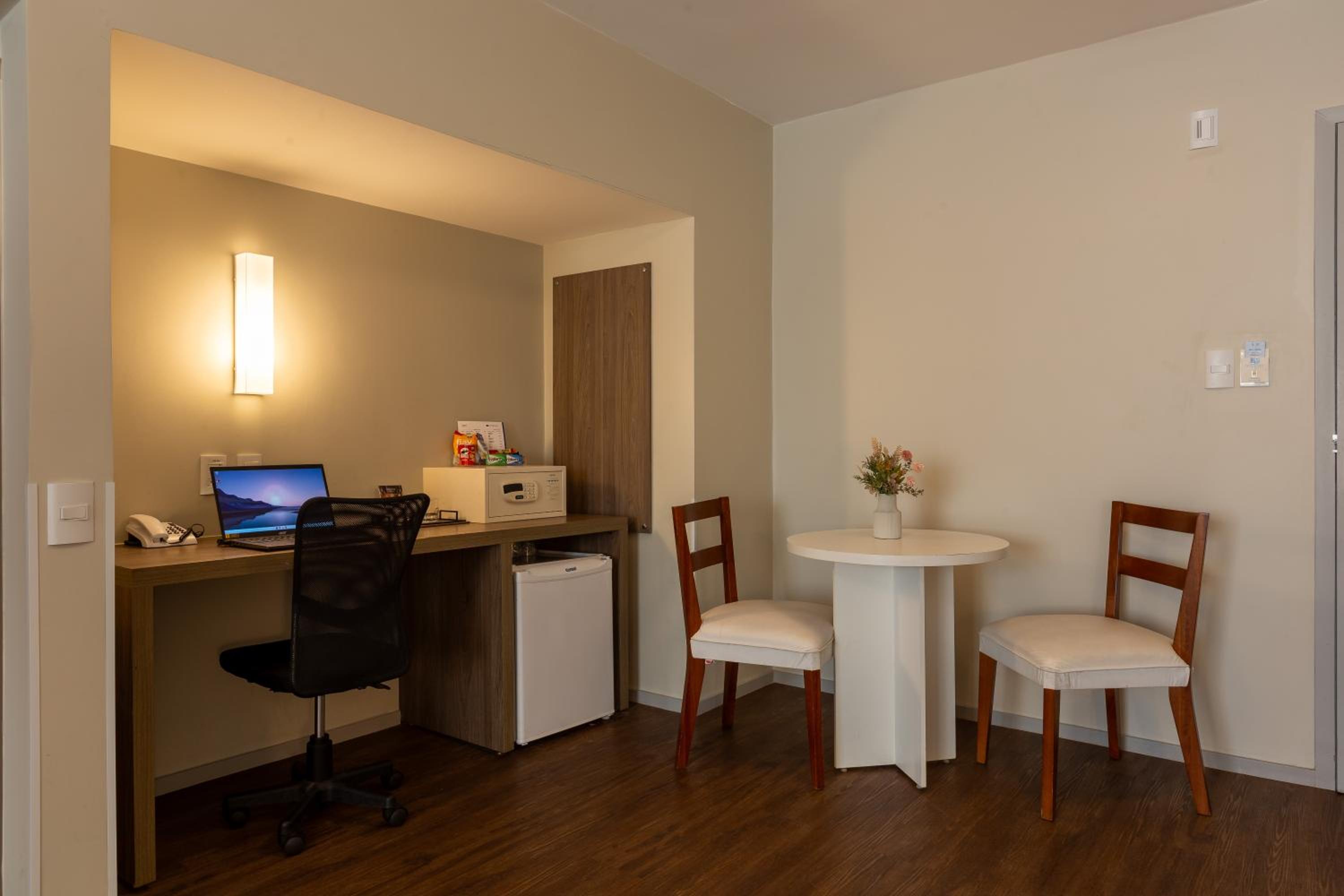 Twin Room - Disability Access thumbnail 5