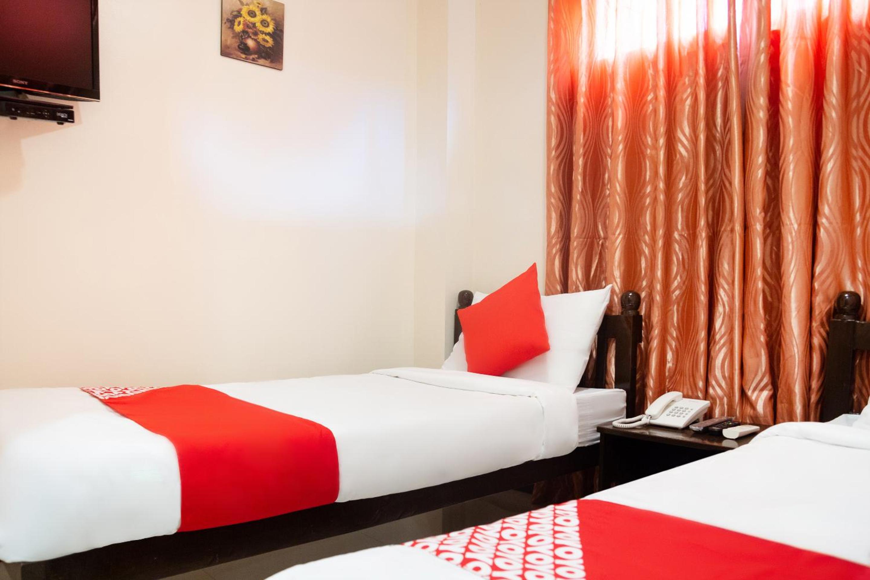 Standard Twin Room photo 2