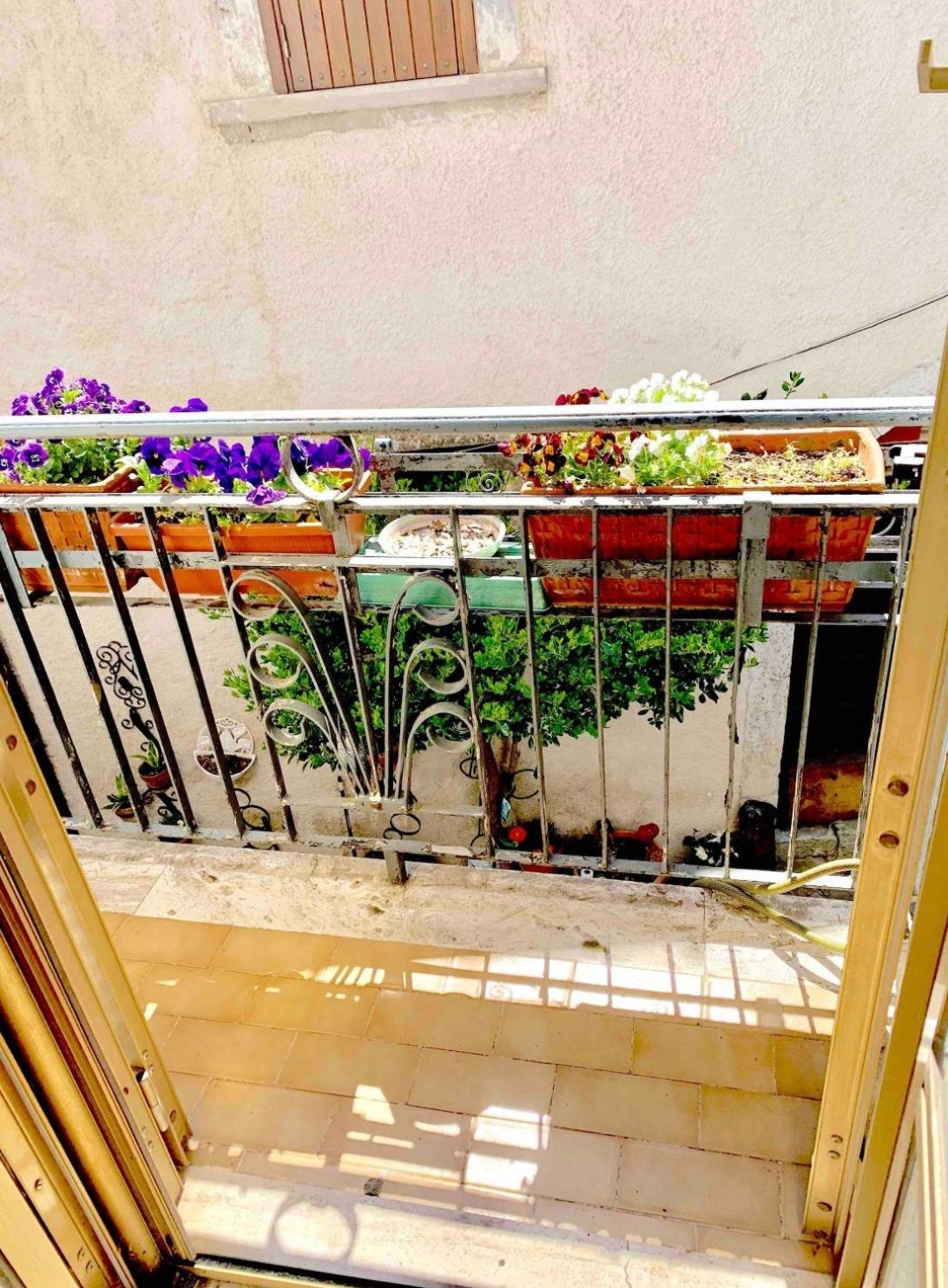 Apartment with Mountain View - Photo 19