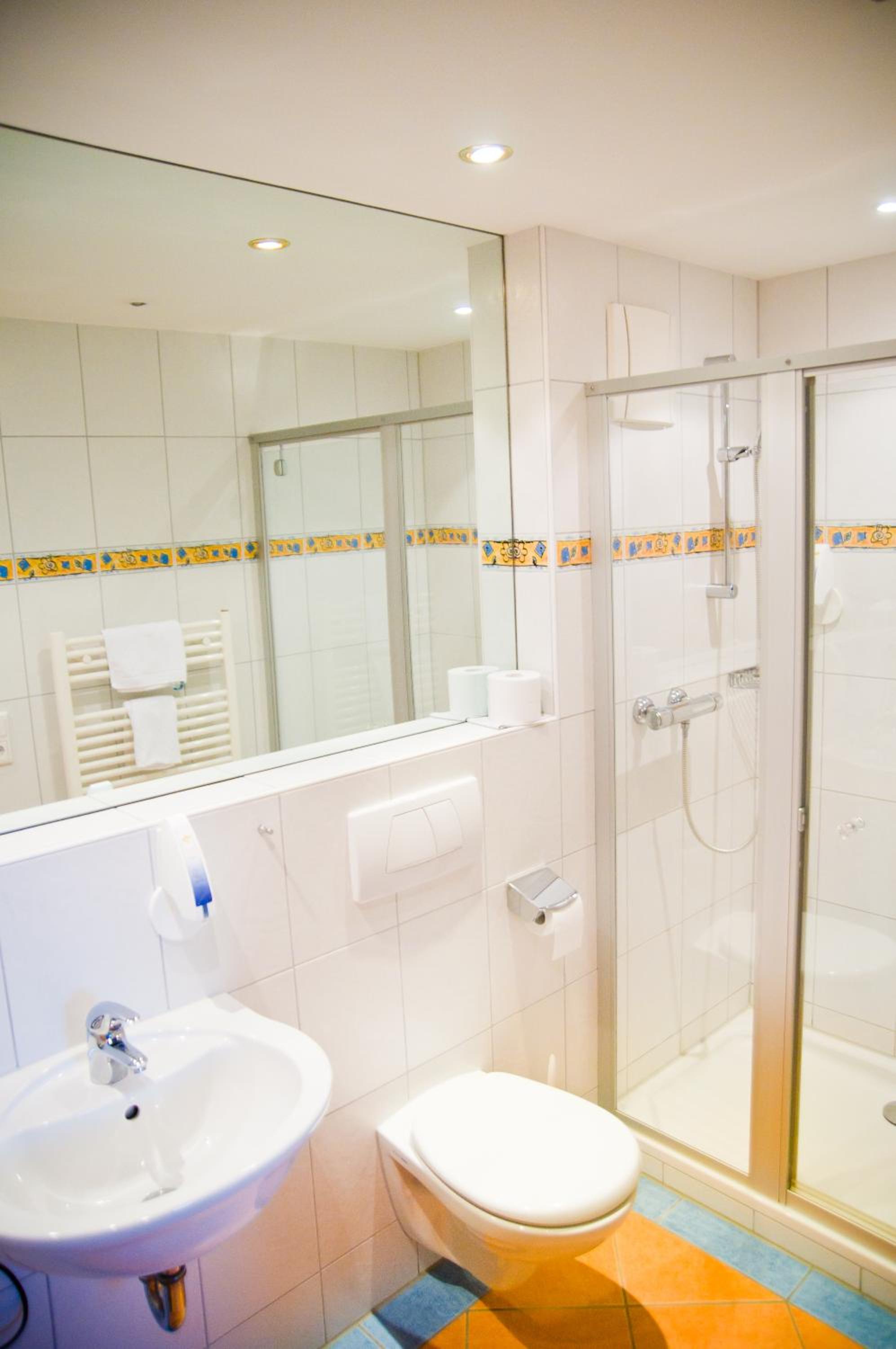 Standard Double Room - Photo 2