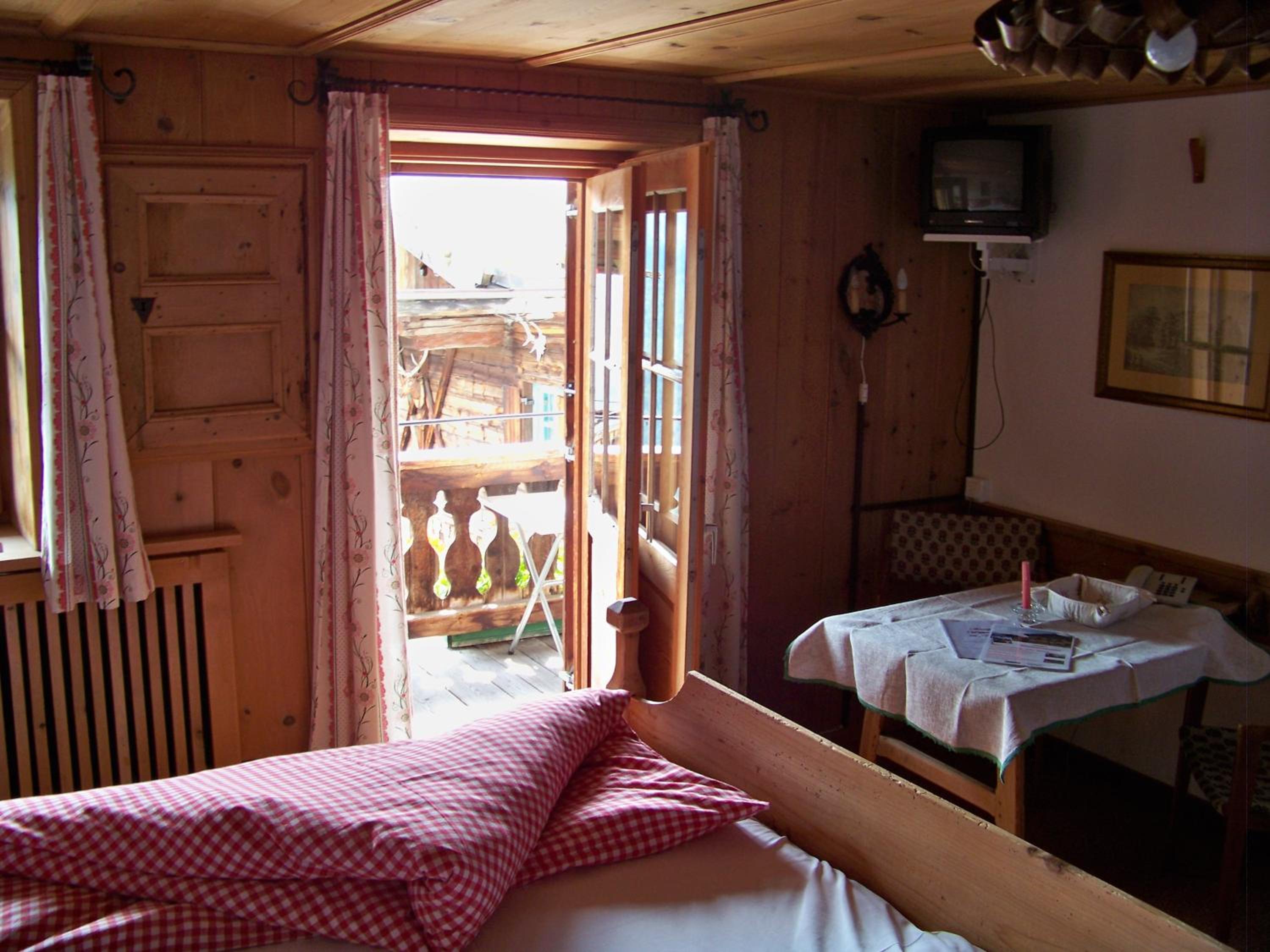 Basic Double Room with Shared Shower photo 1