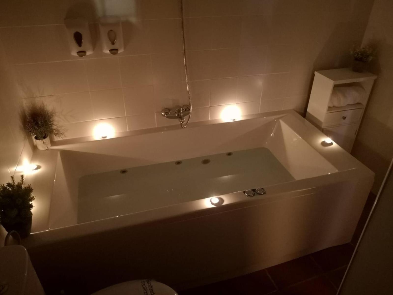 Two-Bedroom House - Photo 3