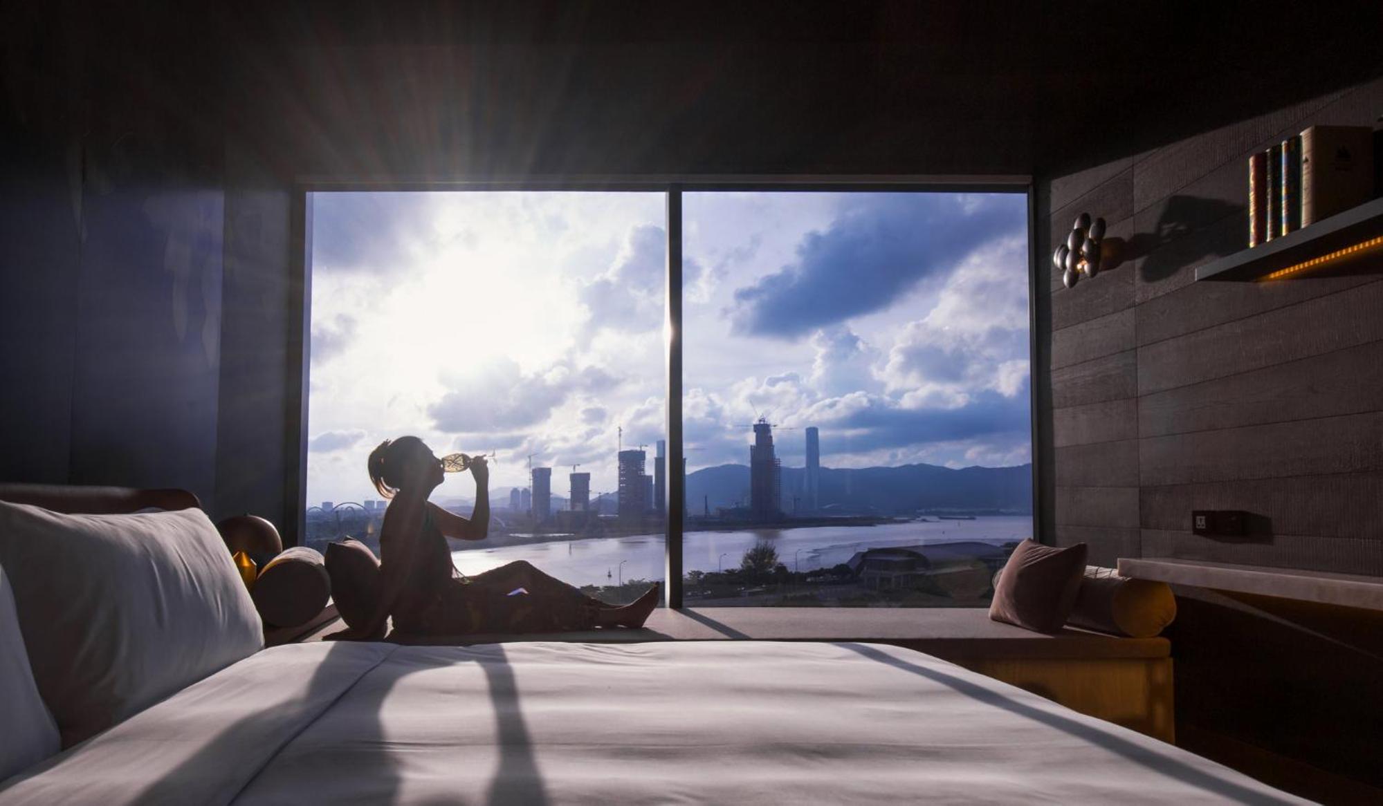 Deluxe Hengqin Sea View King Bed Room - Photo 4