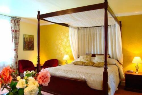 Double Room with Private Bathroom photo 2