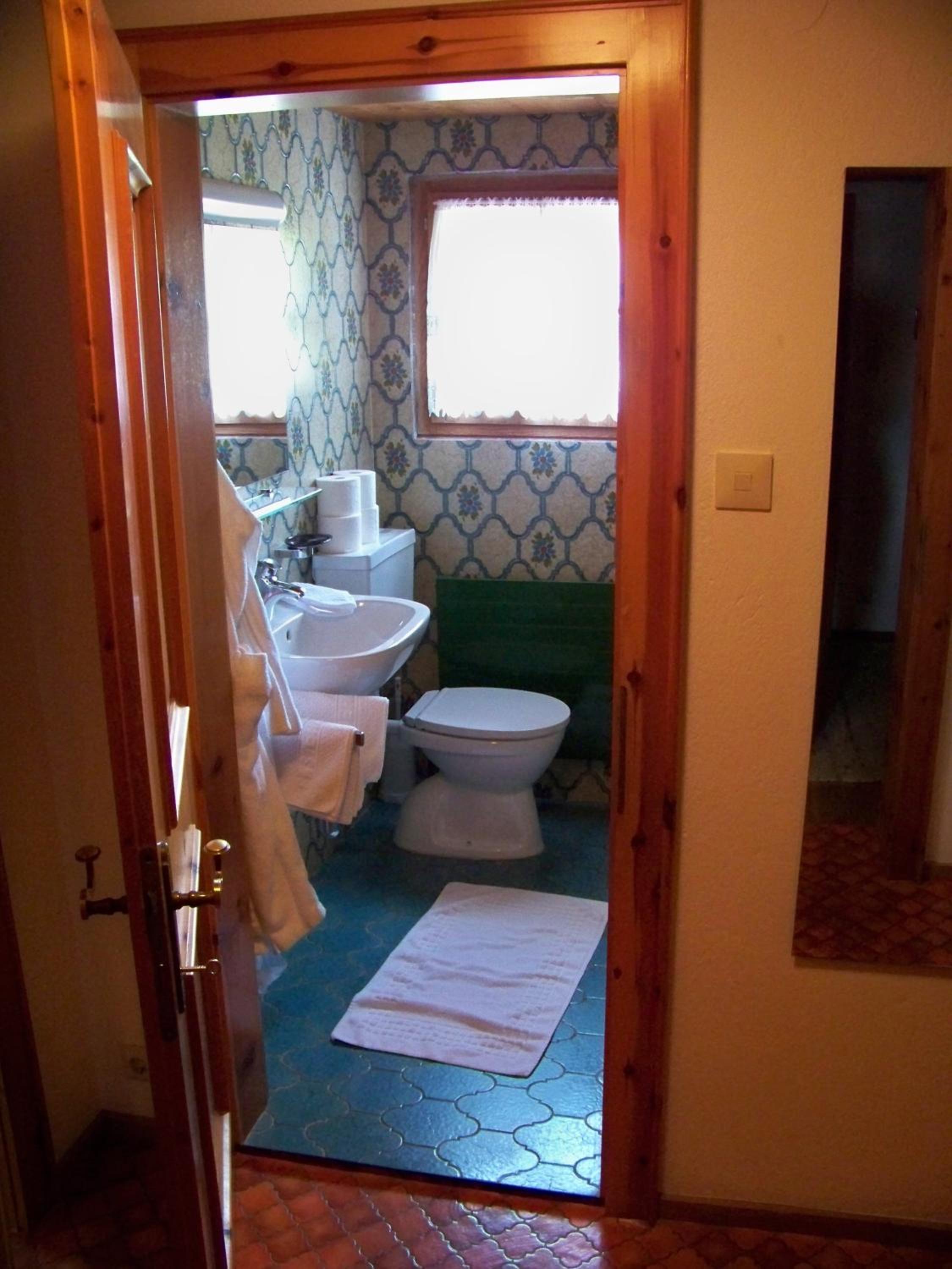 Two-Bedroom Apartment (5 Adults) photo 2