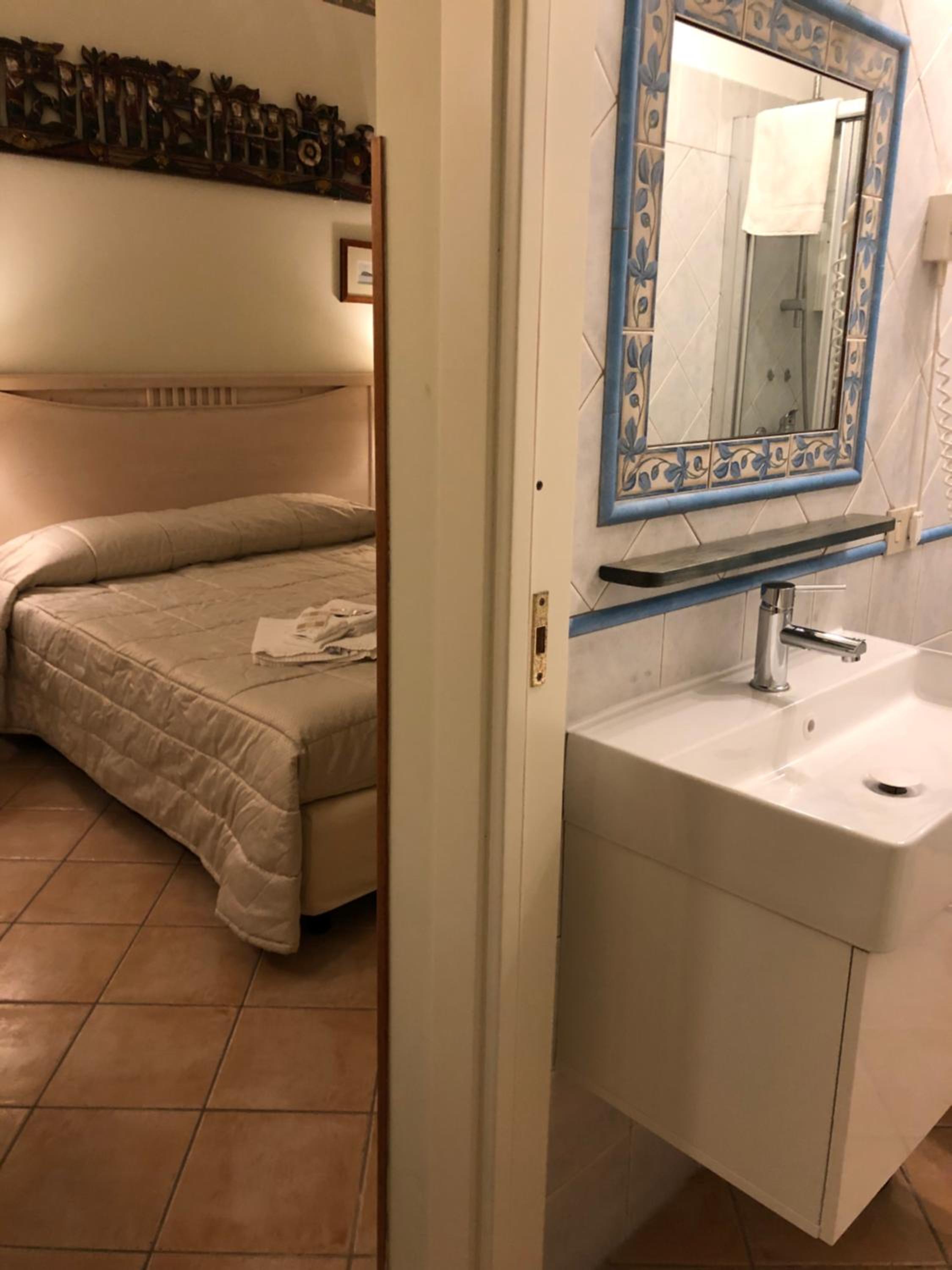 Double Room - Photo 20